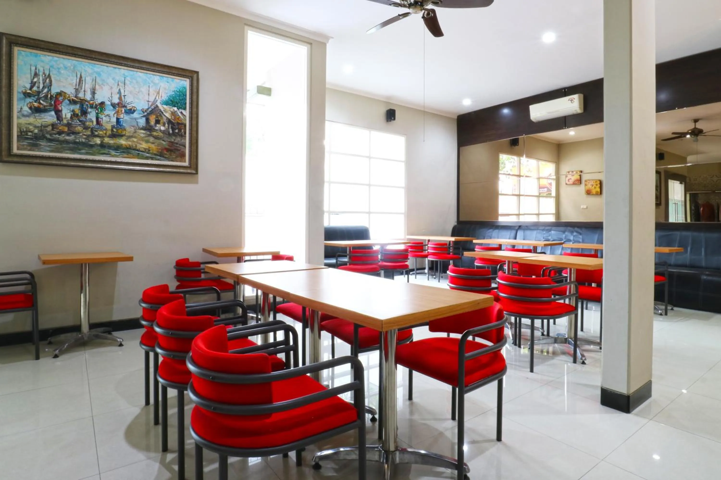 Lounge or bar in Chiaro Hotel Syariah