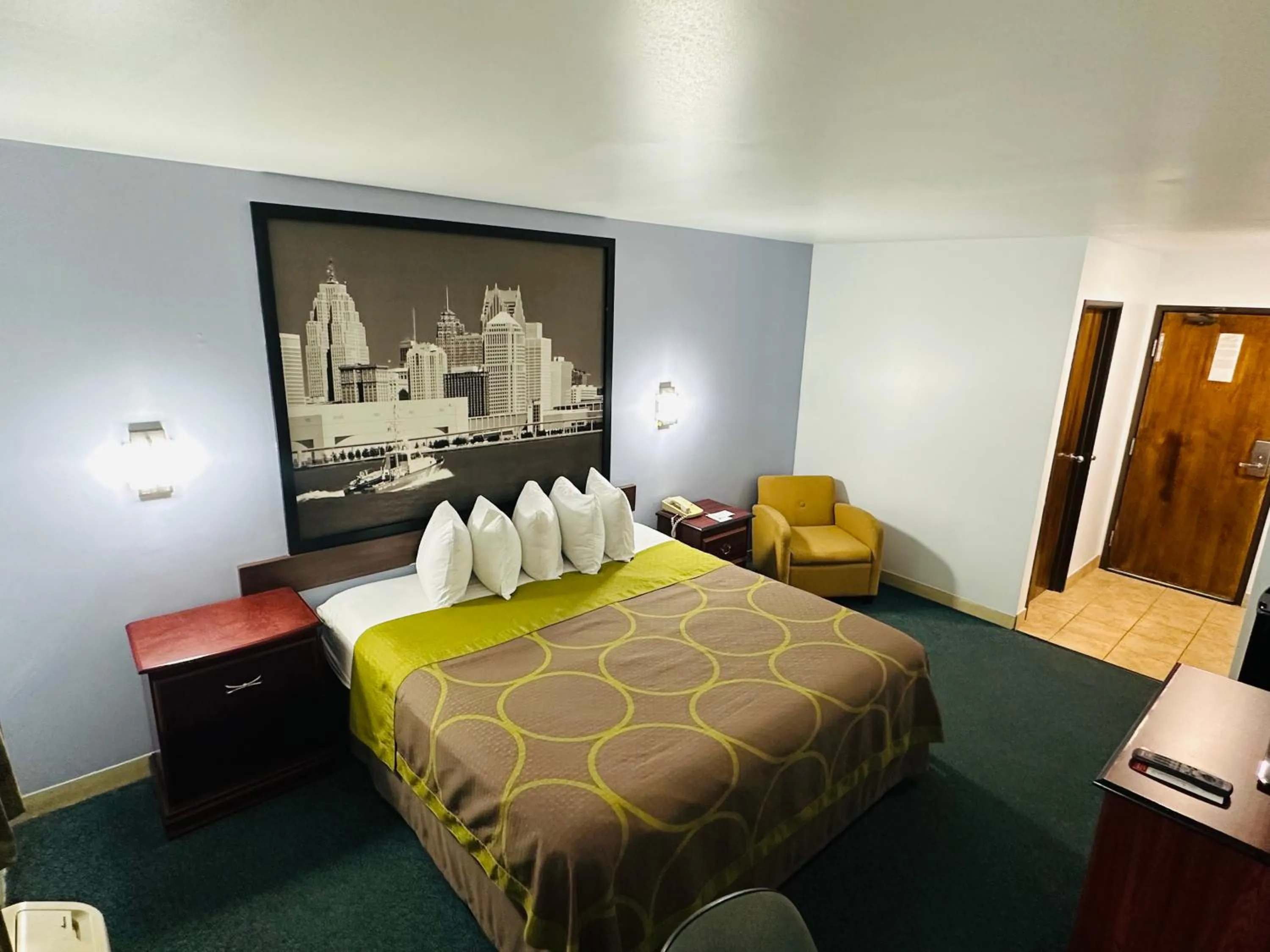Photo of the whole room, Bed in Super 8 by Wyndham Imlay City