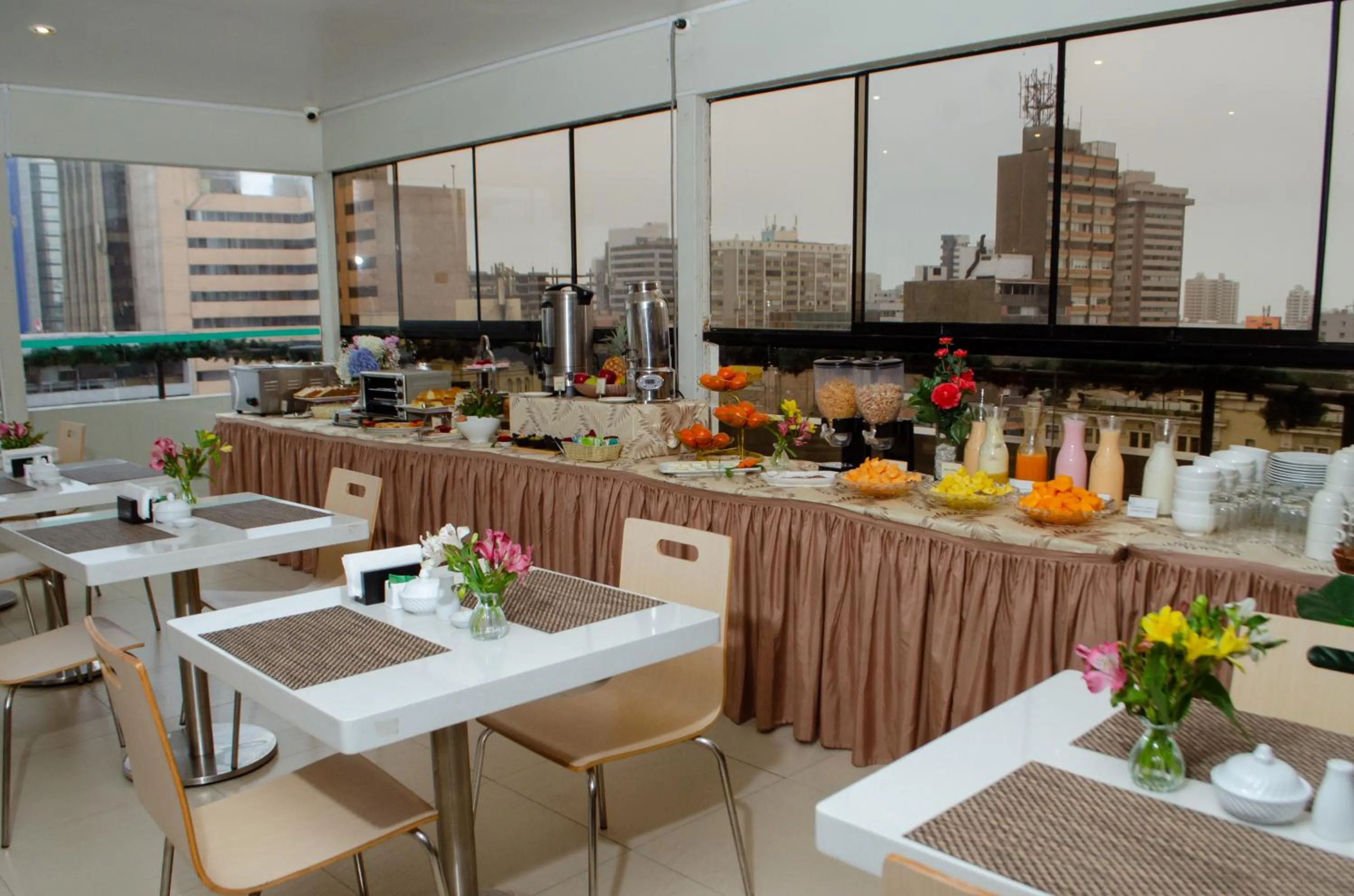 Breakfast in Hotel María Luisa