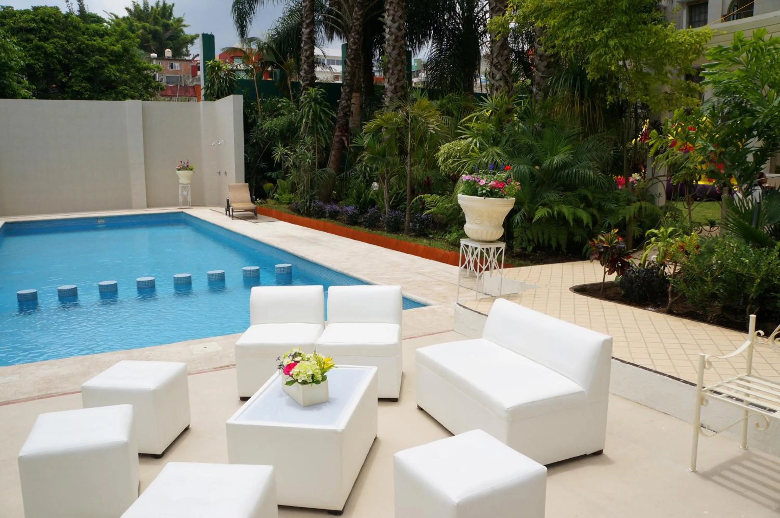 Swimming pool in Villa Las Margaritas Caxa