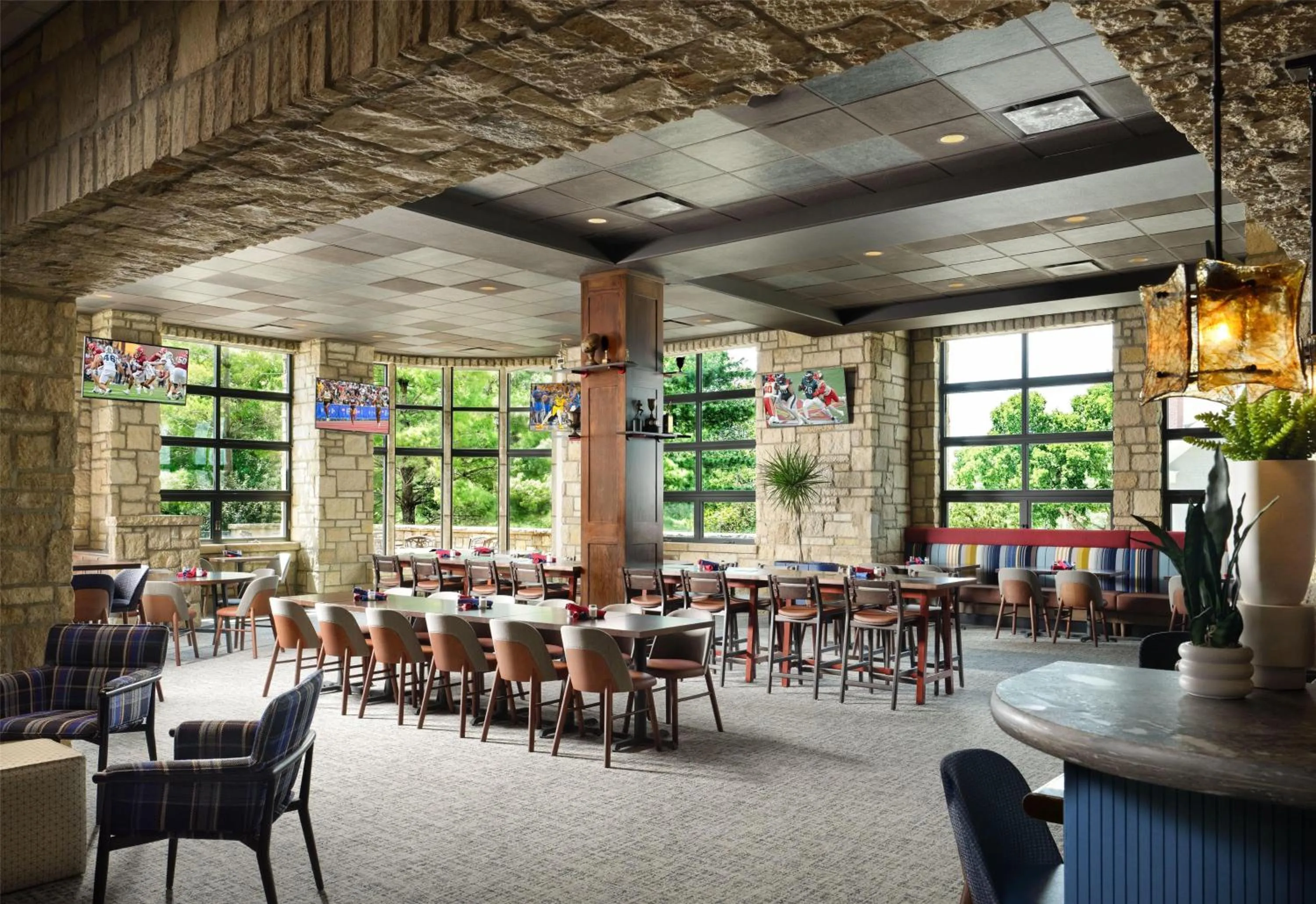 Lounge or bar in The Oread Lawrence, Tapestry Collection by Hilton