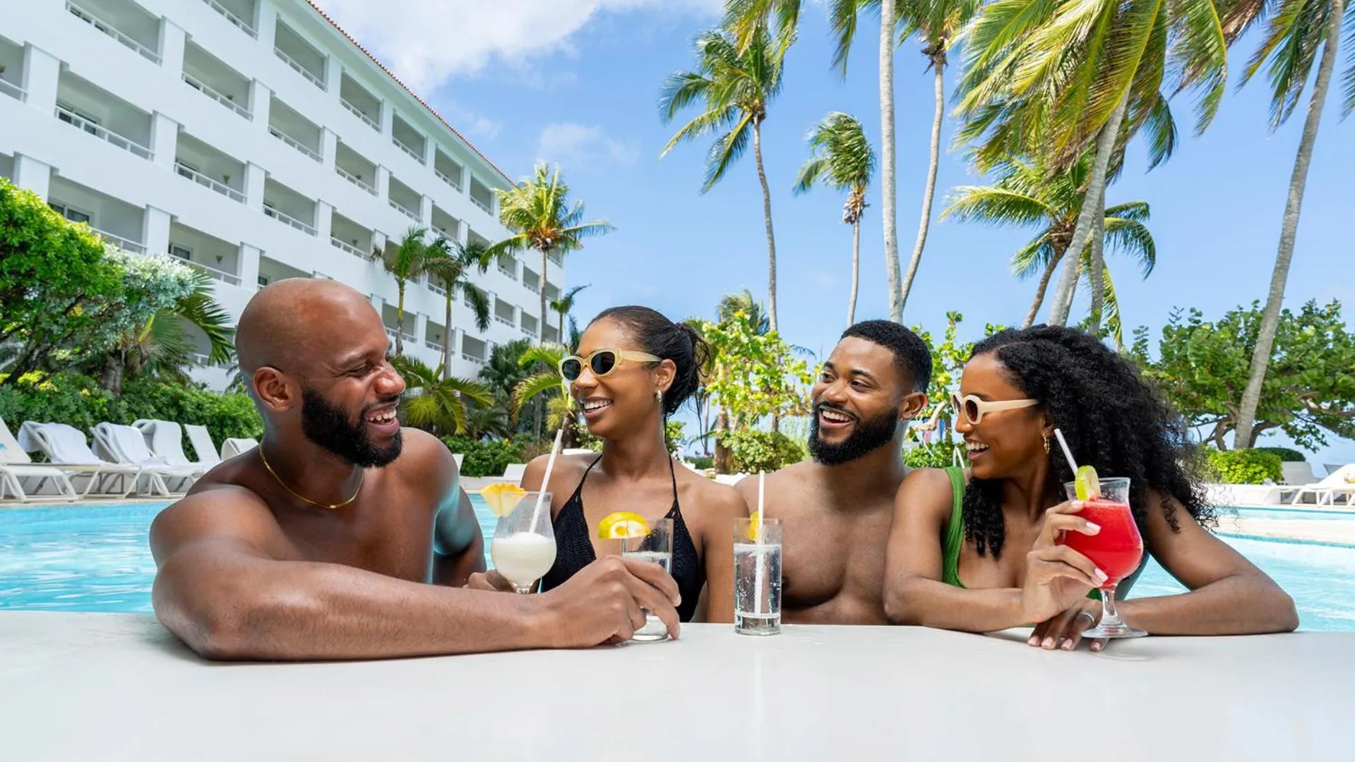 Lounge or bar in Couples Tower Isle