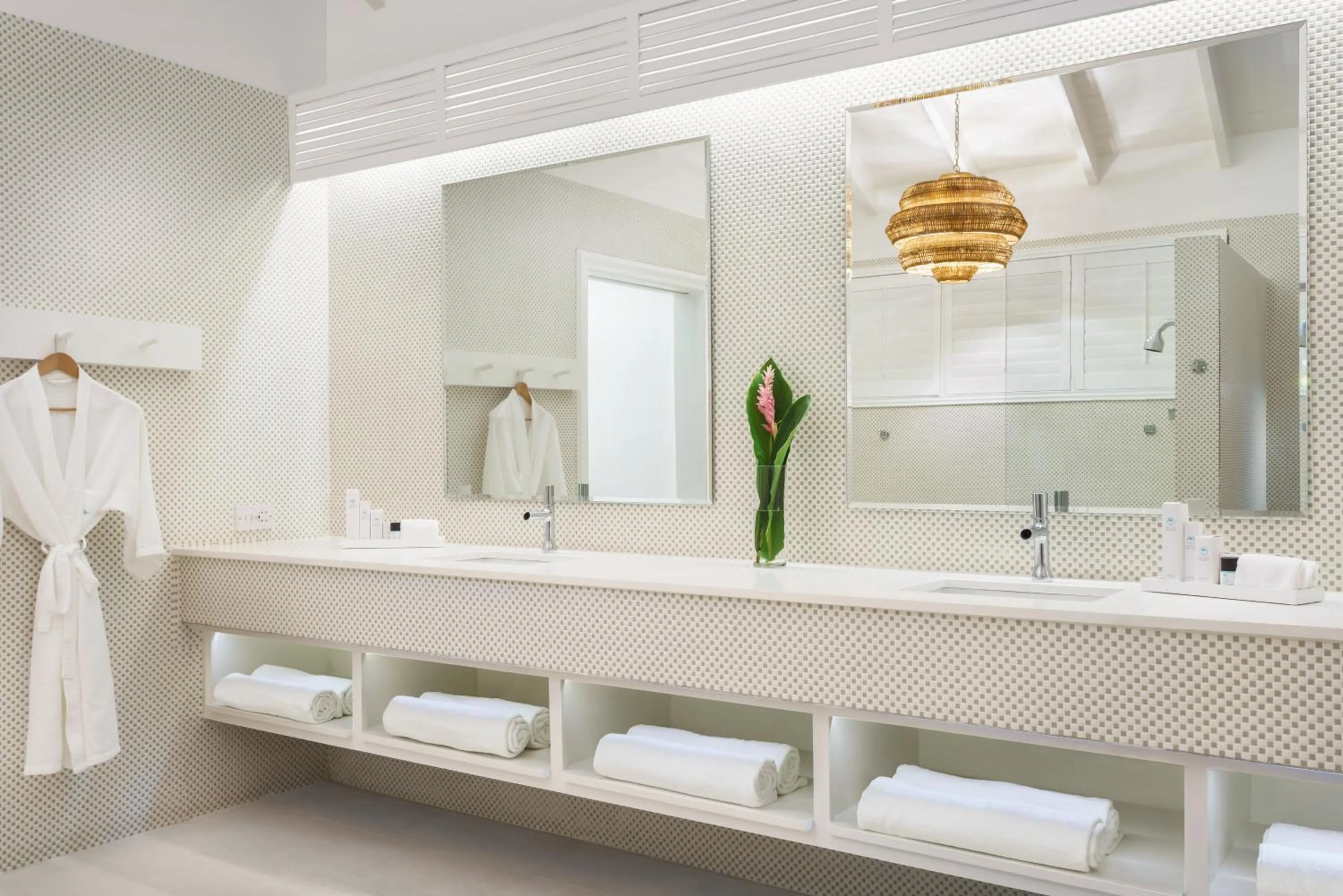 Bathroom in Couples Tower Isle