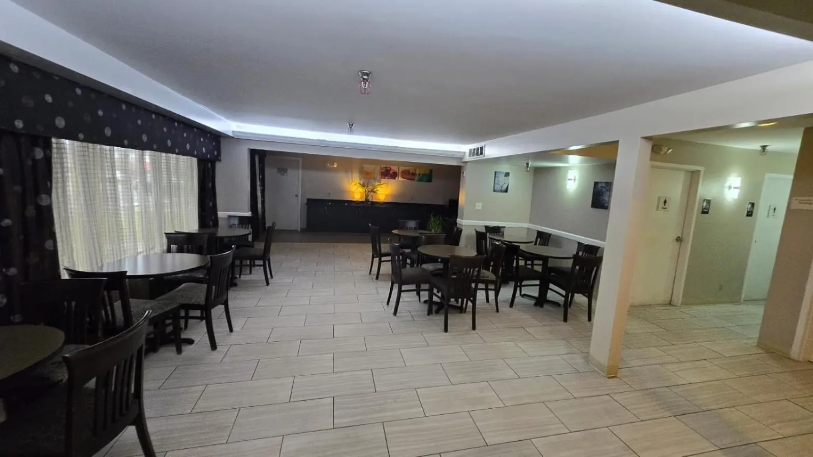 Lobby or reception in Copley Inn & Suites By OYO Akron OH