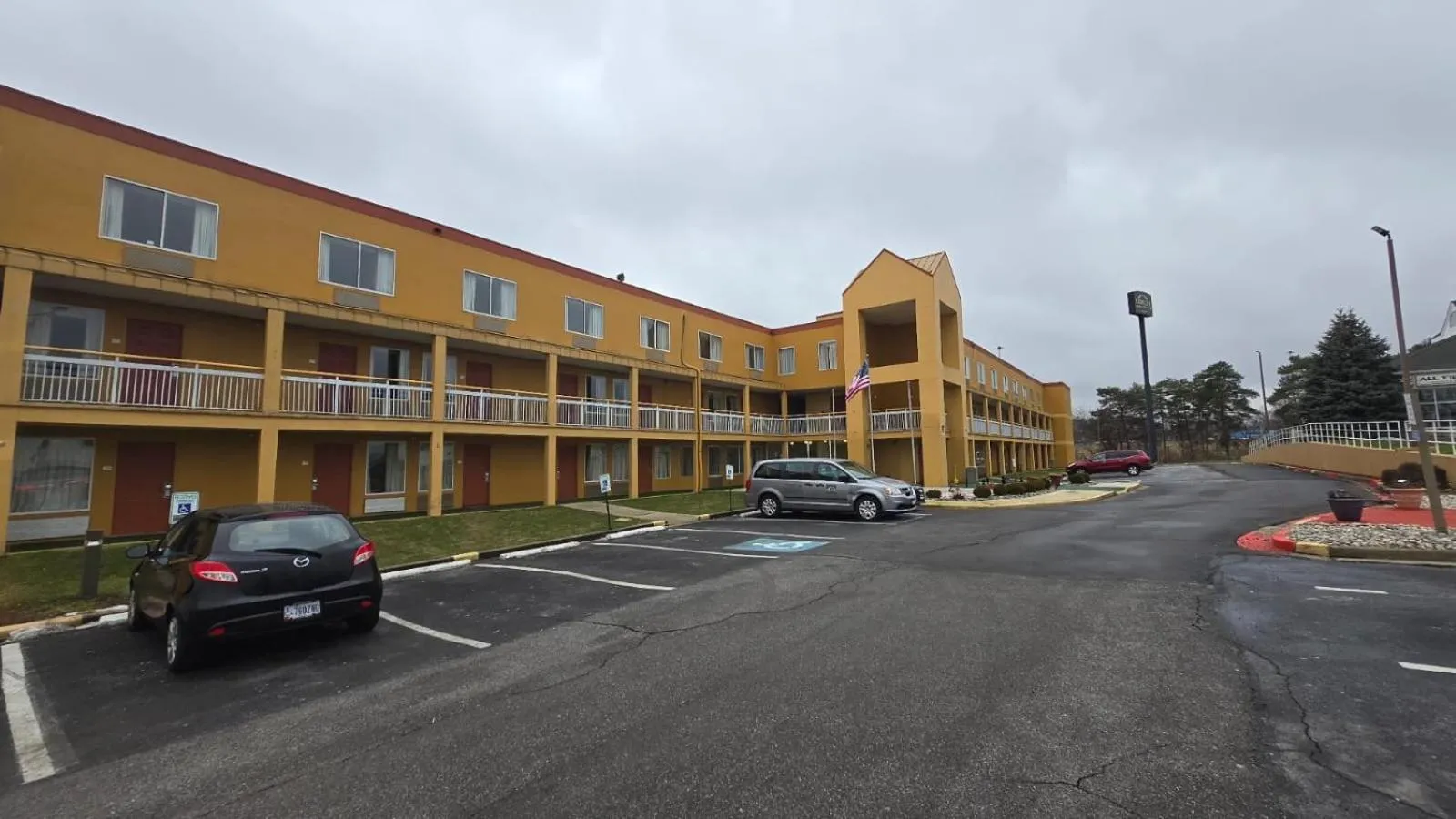Copley Inn & Suites By OYO Akron OH