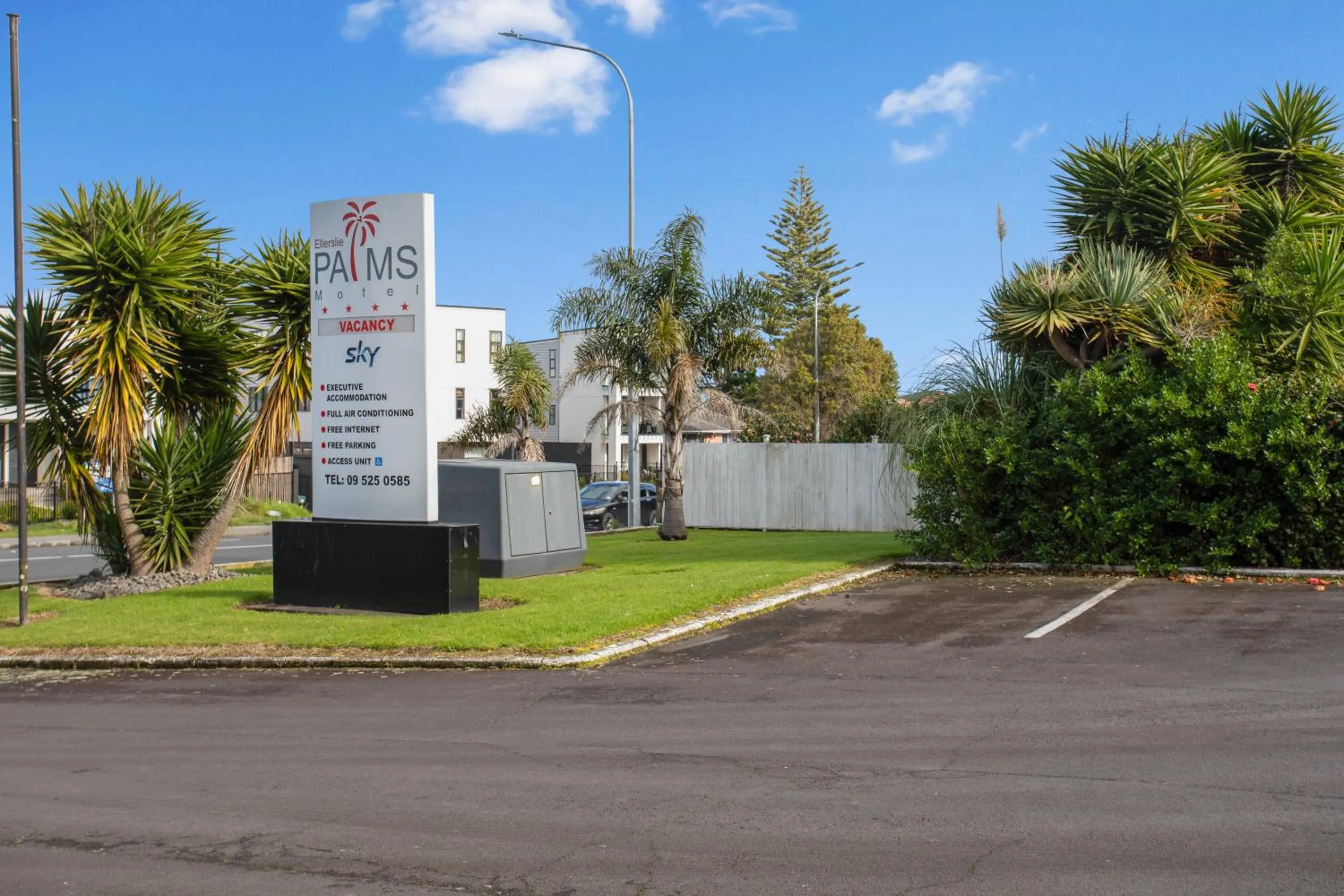 Ellerslie Palms Motel