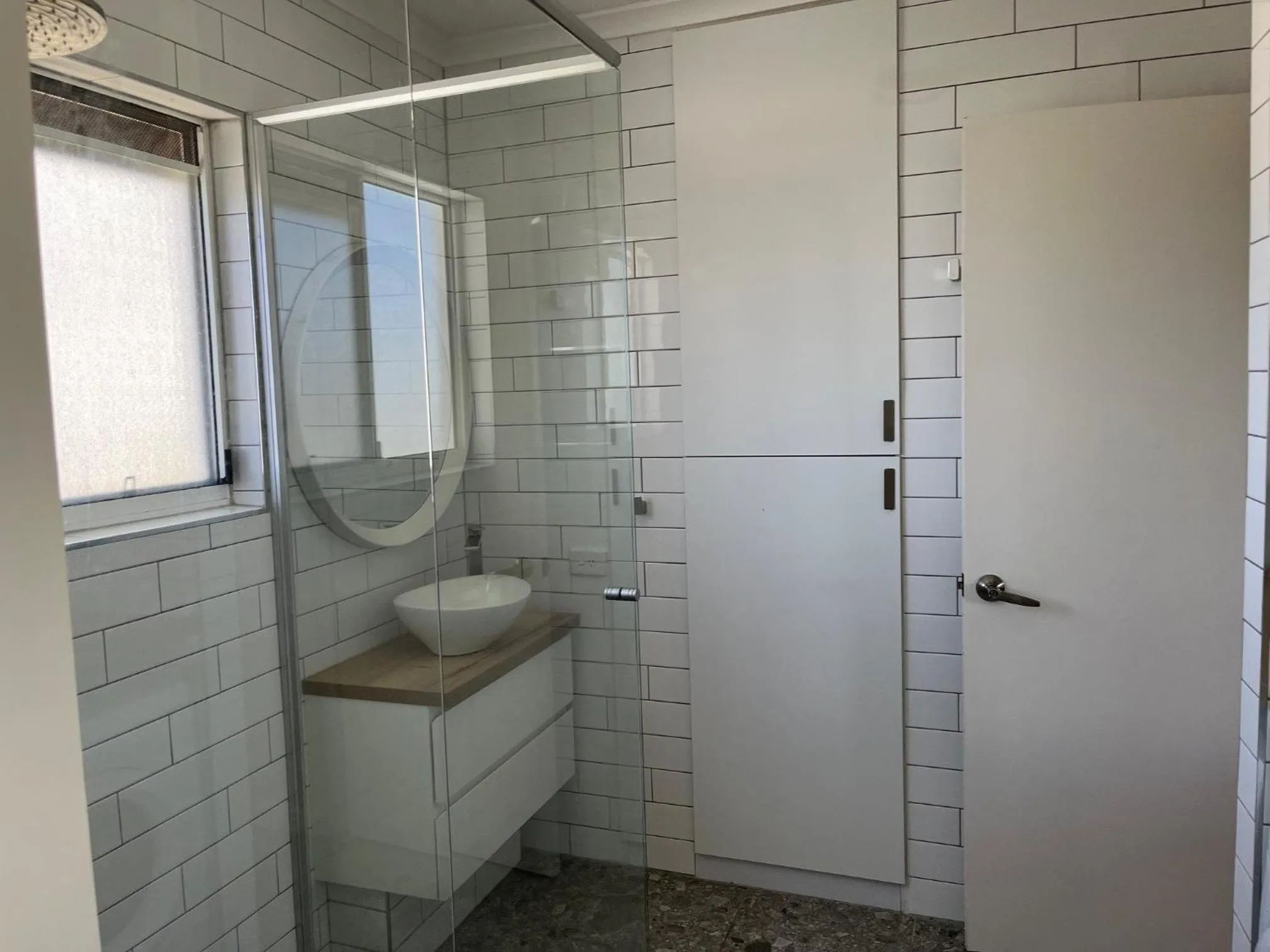 Shower in The Burlington Holiday Apartments