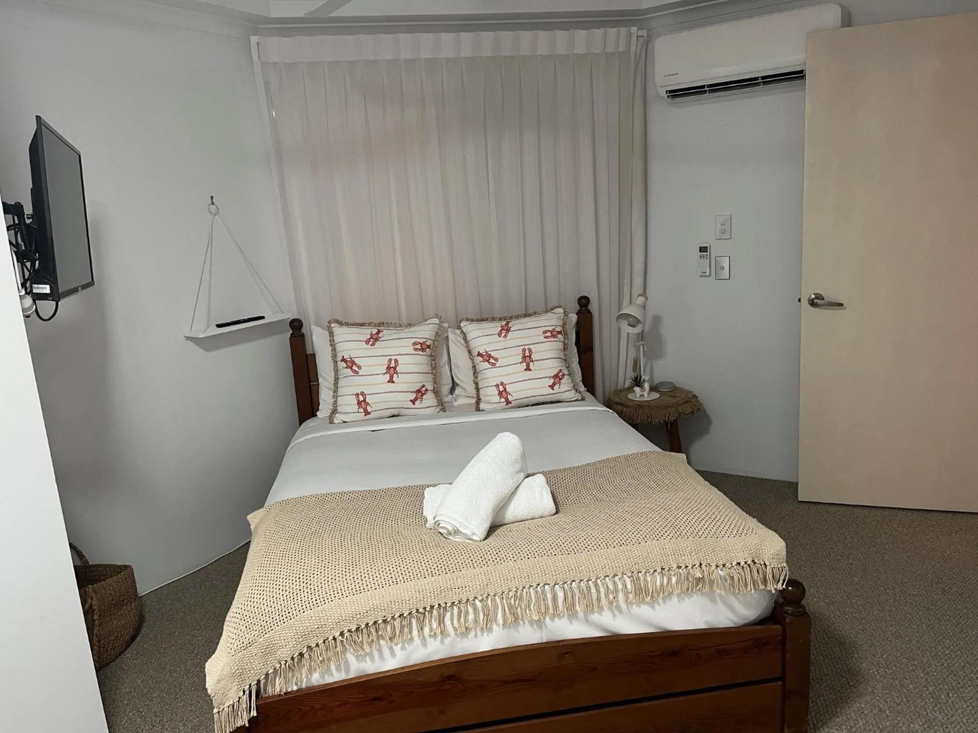 Bedroom, Bed in The Burlington Holiday Apartments