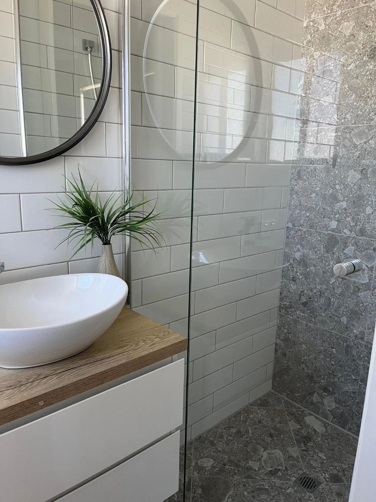 Shower in The Burlington Holiday Apartments