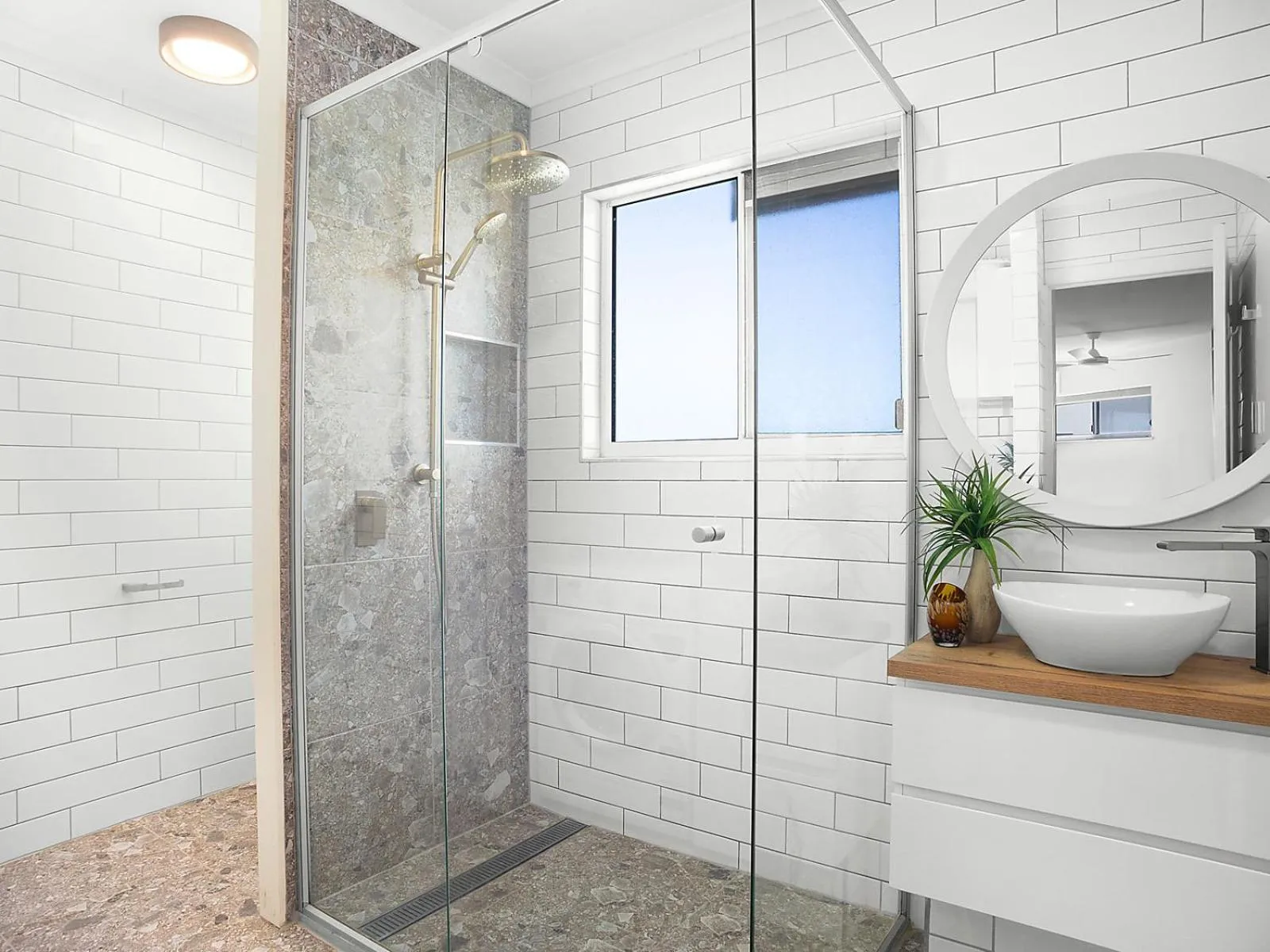 Bathroom in The Burlington Holiday Apartments