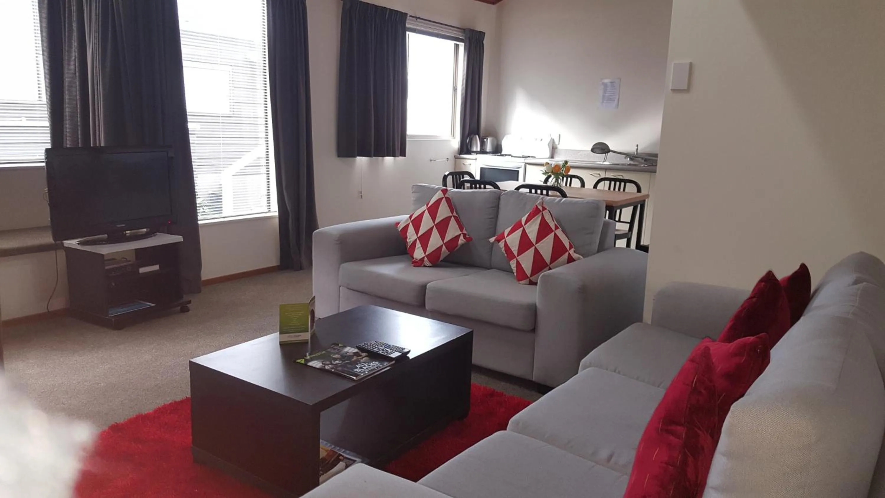 Kitchen or kitchenette in The Lofts Apartments