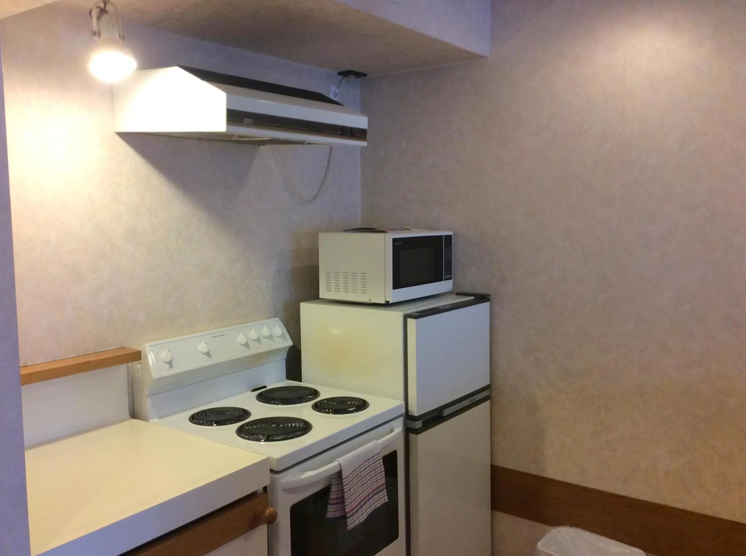 Kitchen or kitchenette in The Lofts Apartments