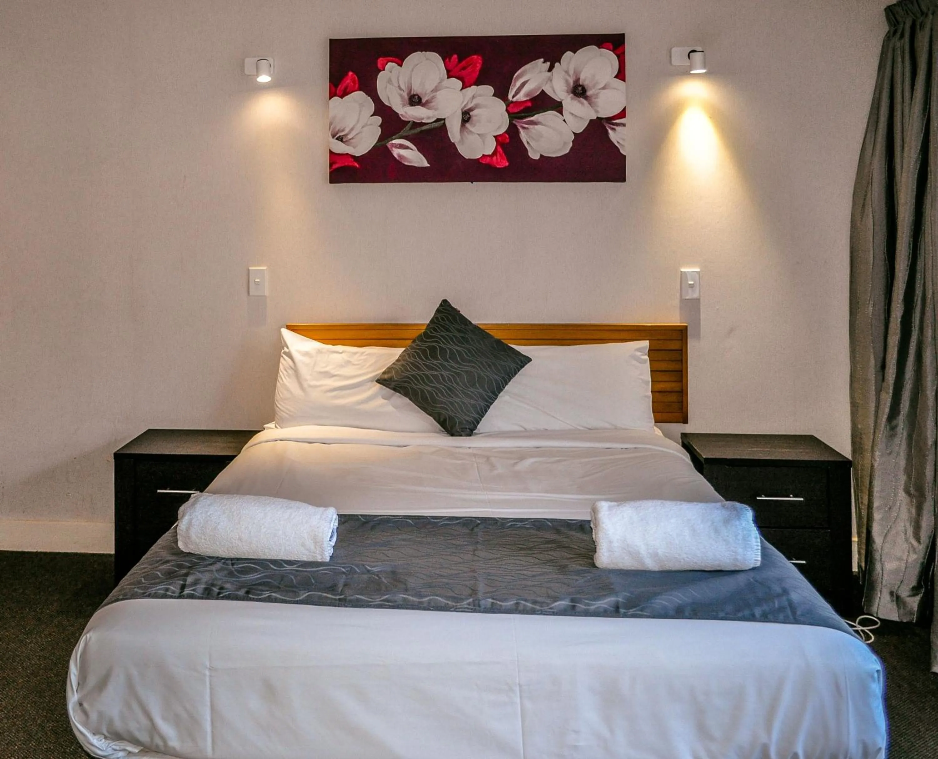 Photo of the whole room, Bed in The Lofts Apartments