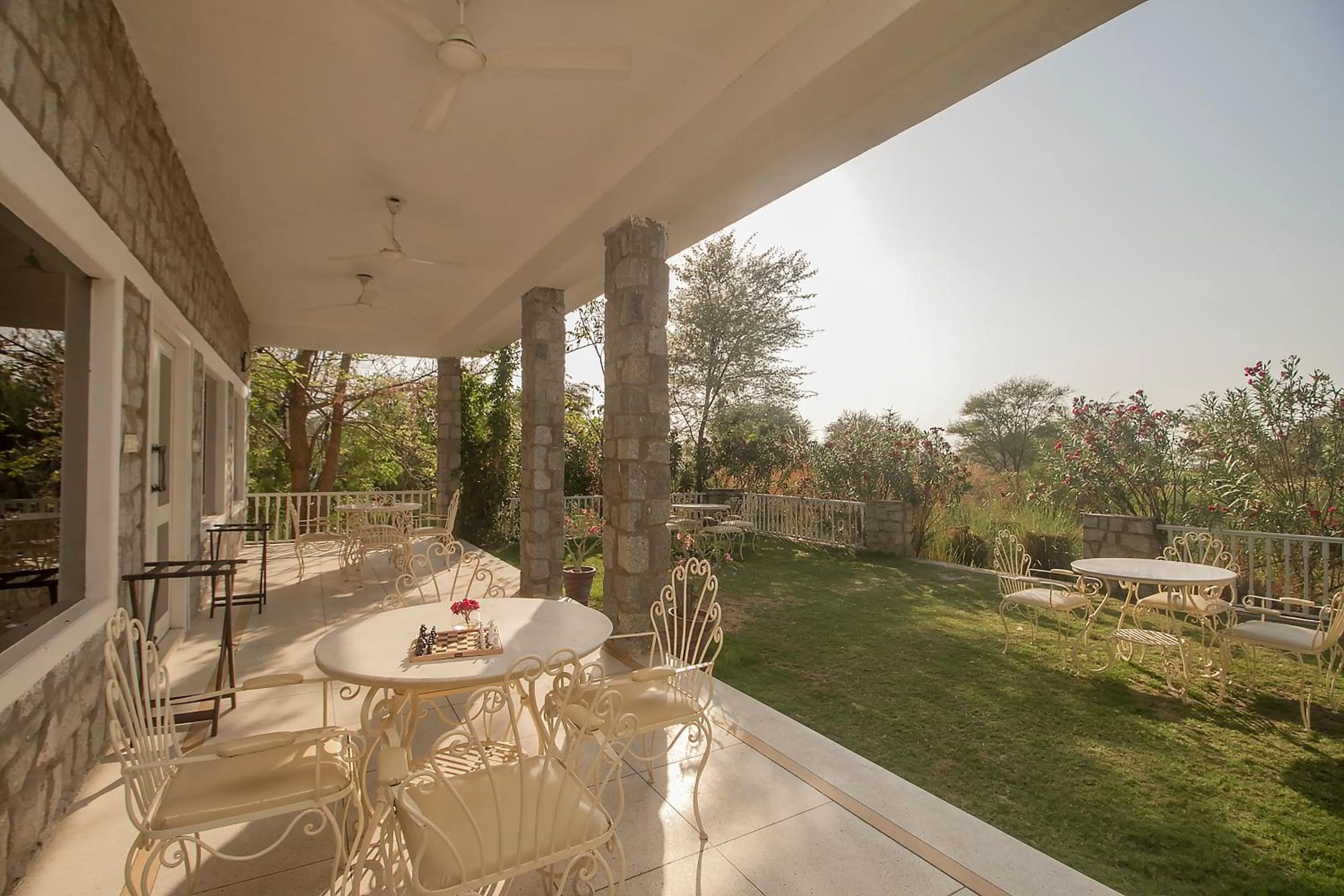 Restaurant/places to eat in Amritara Jawai Resort