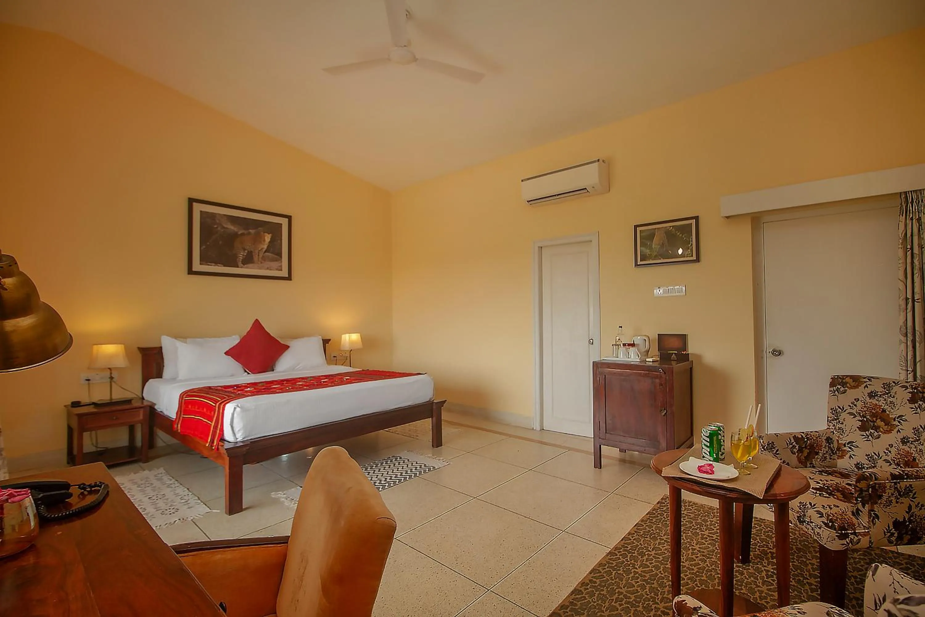 Bedroom, Bed in Amritara Jawai Resort