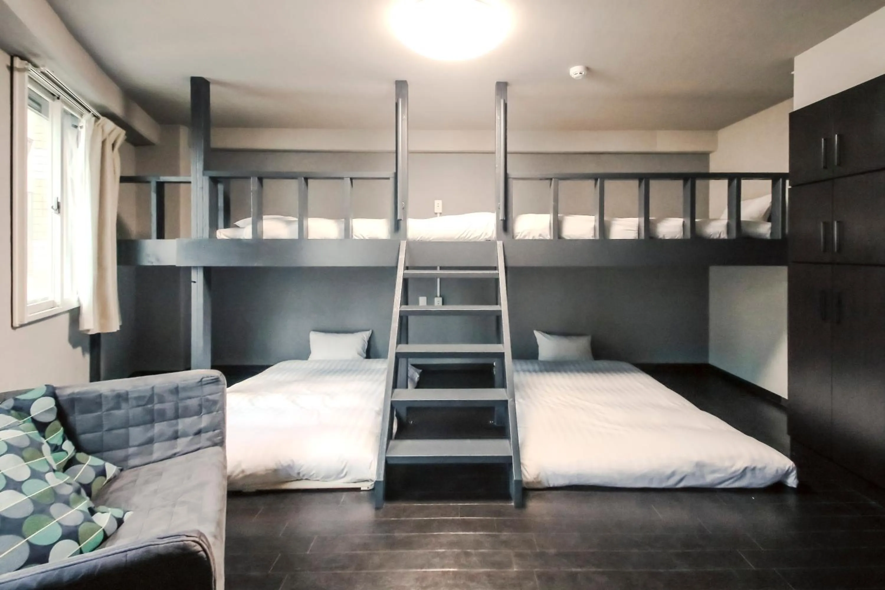 Bed in 3s HOTEL ATSUGI