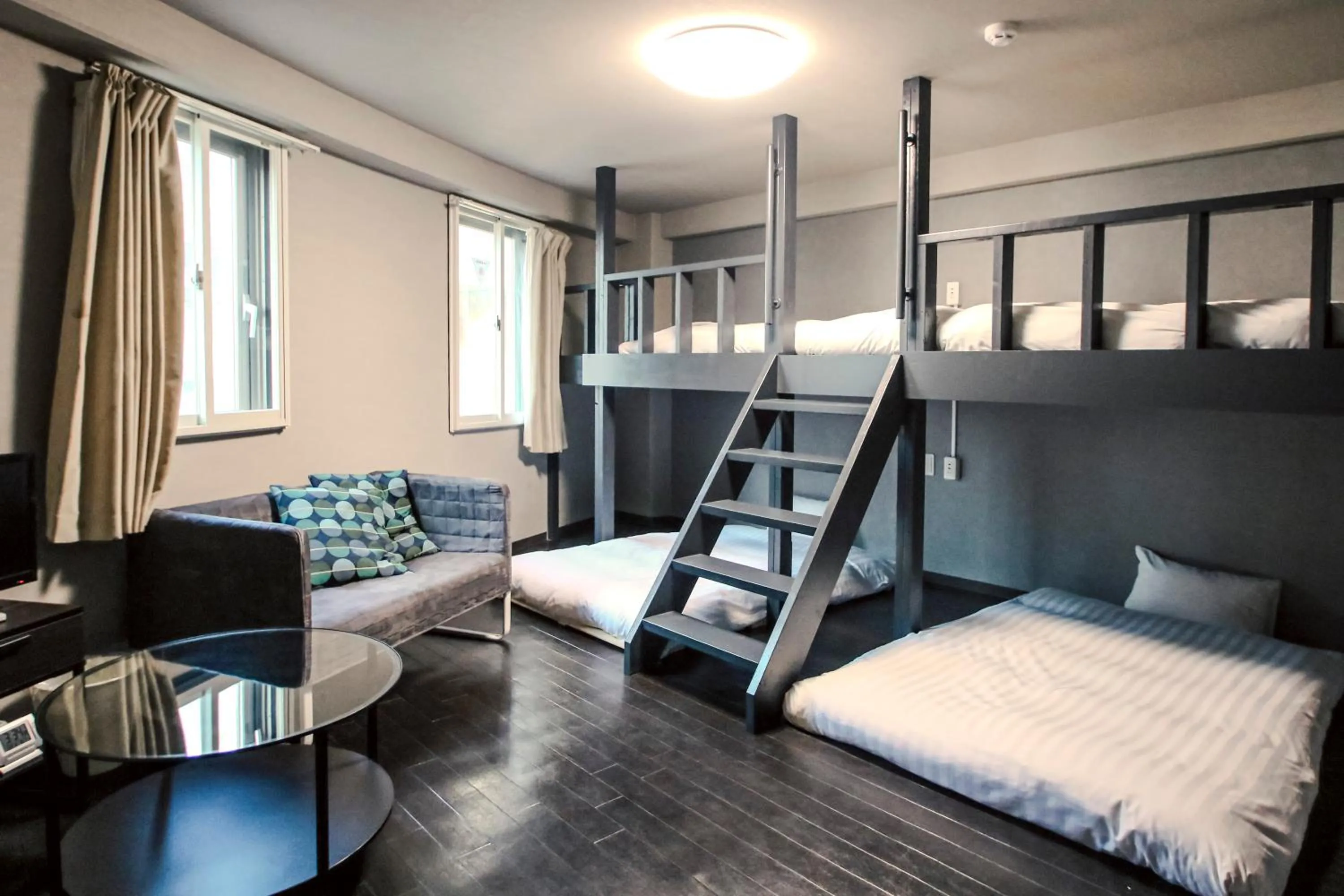 Bed in 3s HOTEL ATSUGI