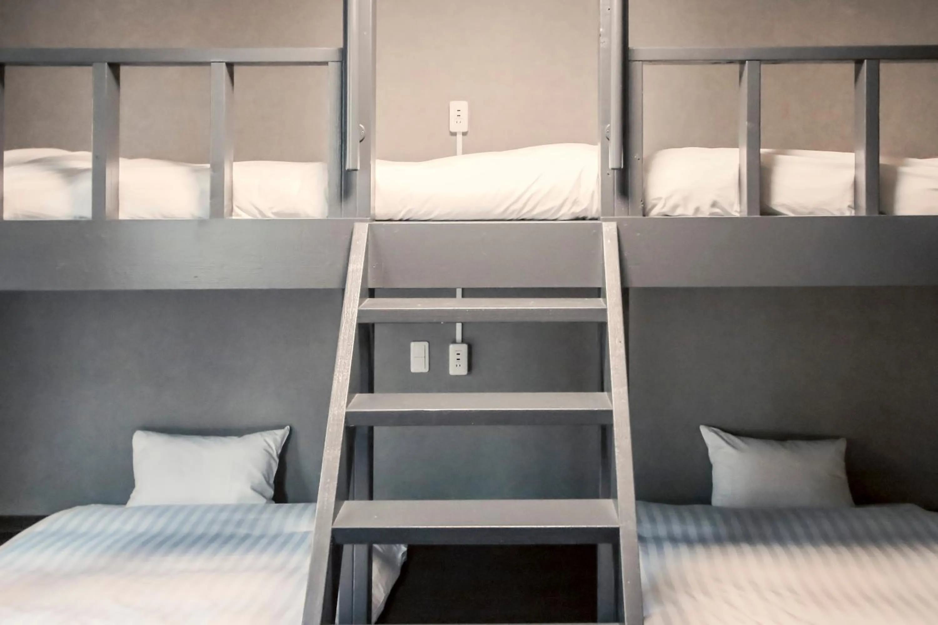 Bed in 3s HOTEL ATSUGI