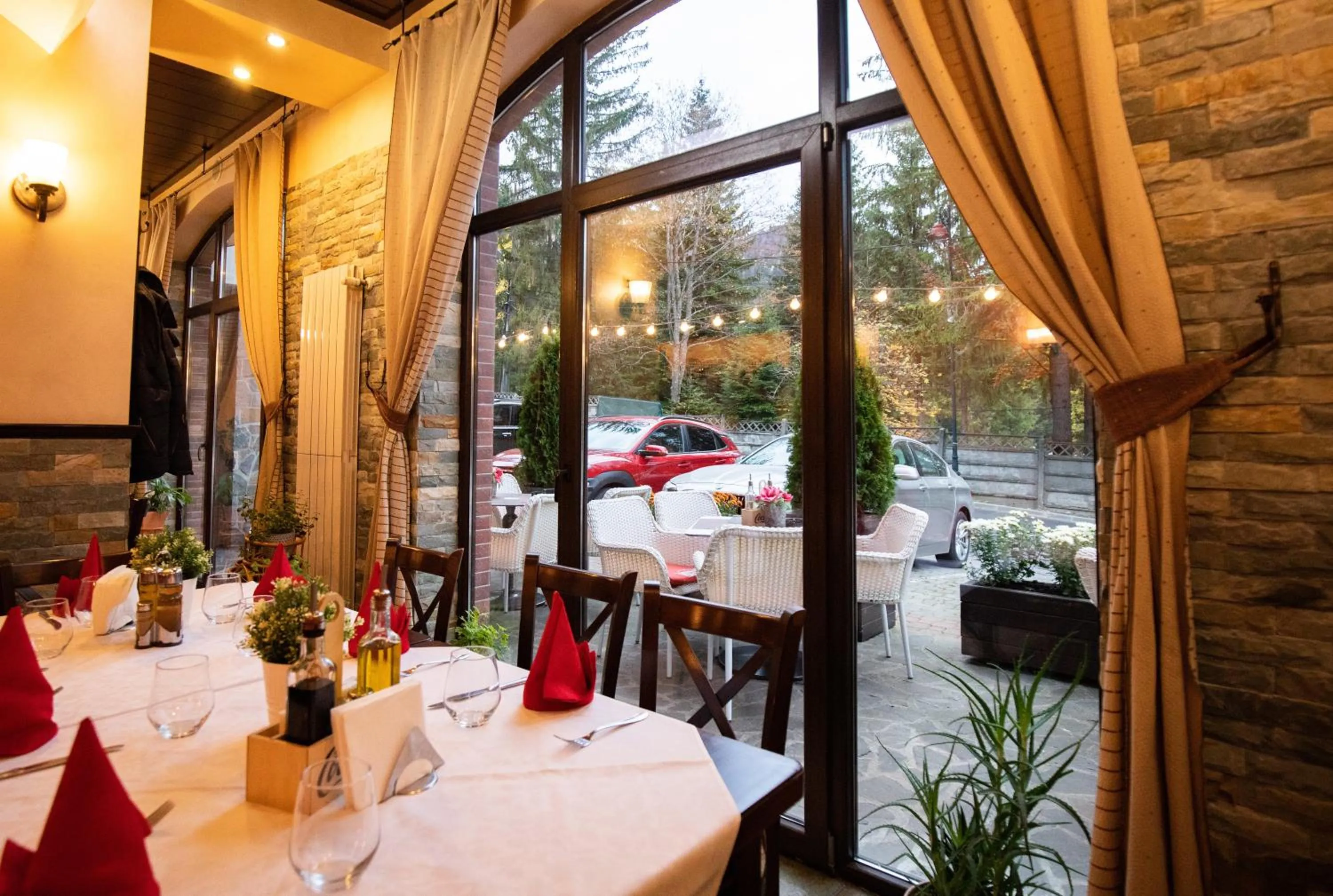 Restaurant/places to eat in Casa Iris-Hotel & Restaurant