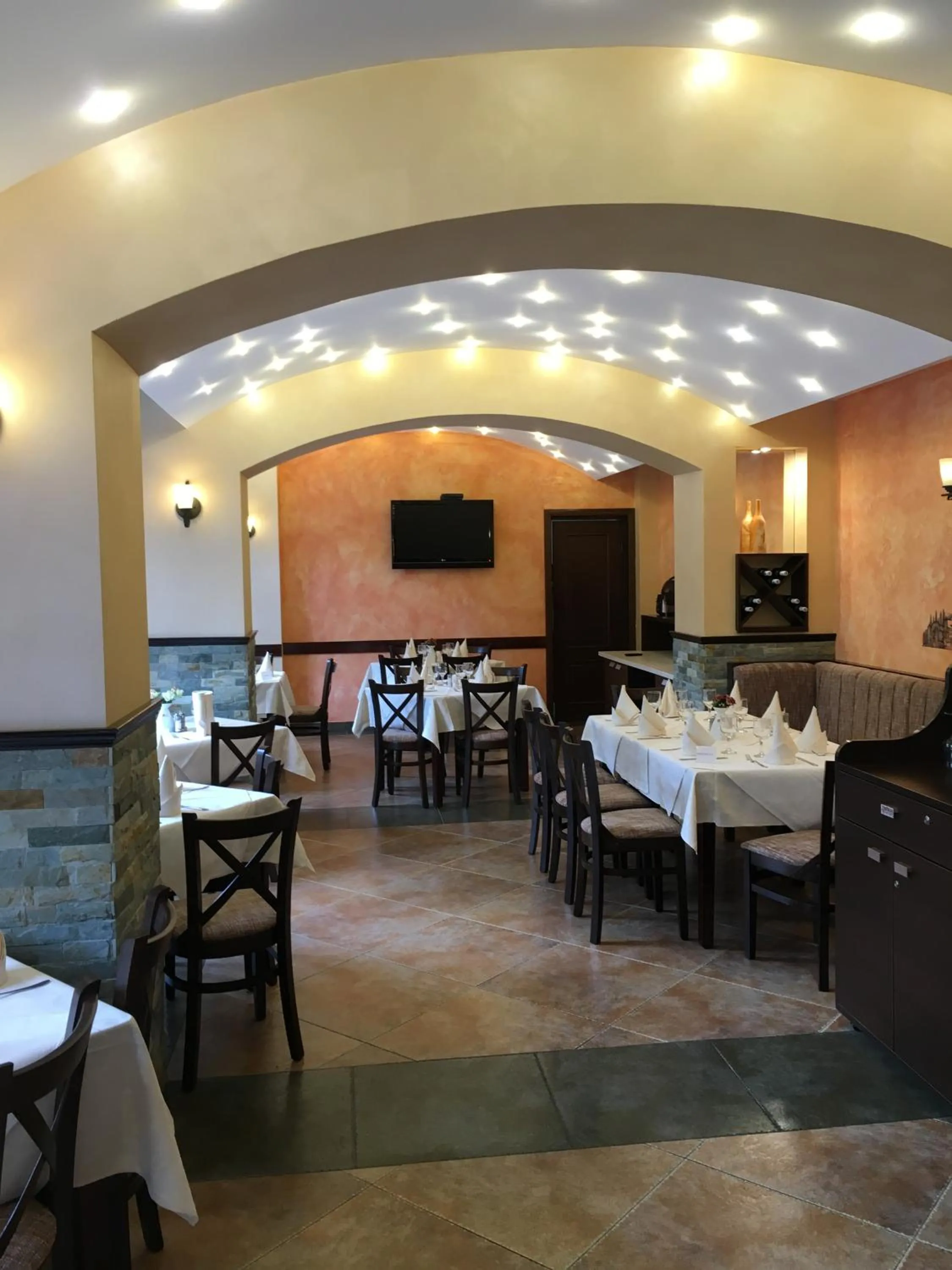 Restaurant/places to eat in Casa Iris-Hotel & Restaurant