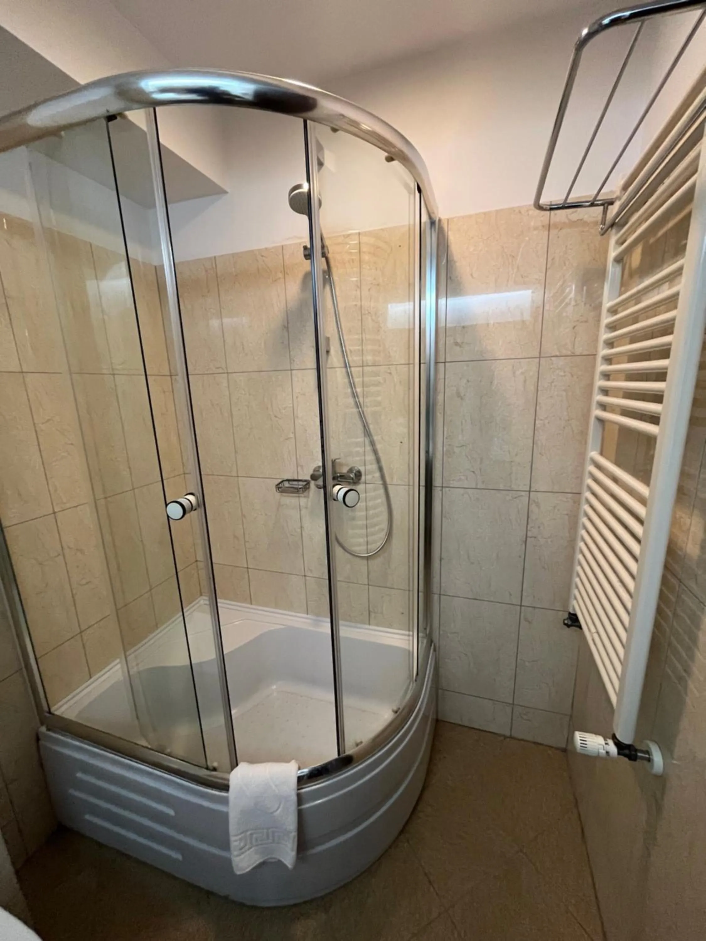 Shower in Casa Iris-Hotel & Restaurant