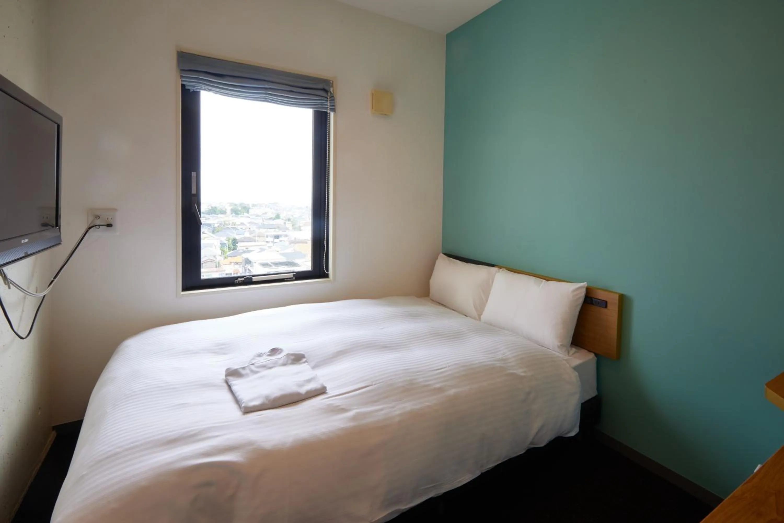 Photo of the whole room, Bed in 8 Hotel Shonan Fujisawa