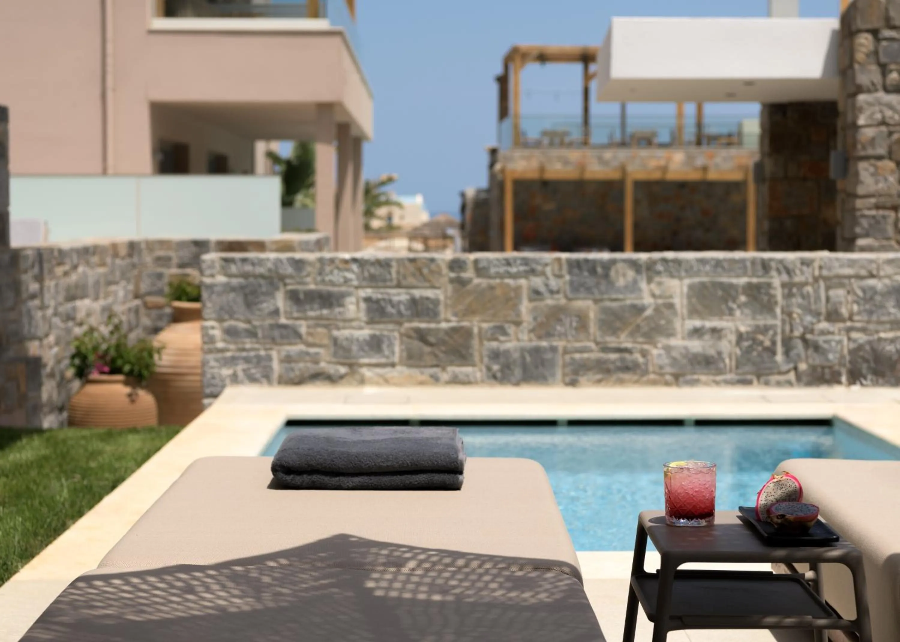 Swimming pool in High Beach White - Adults Only