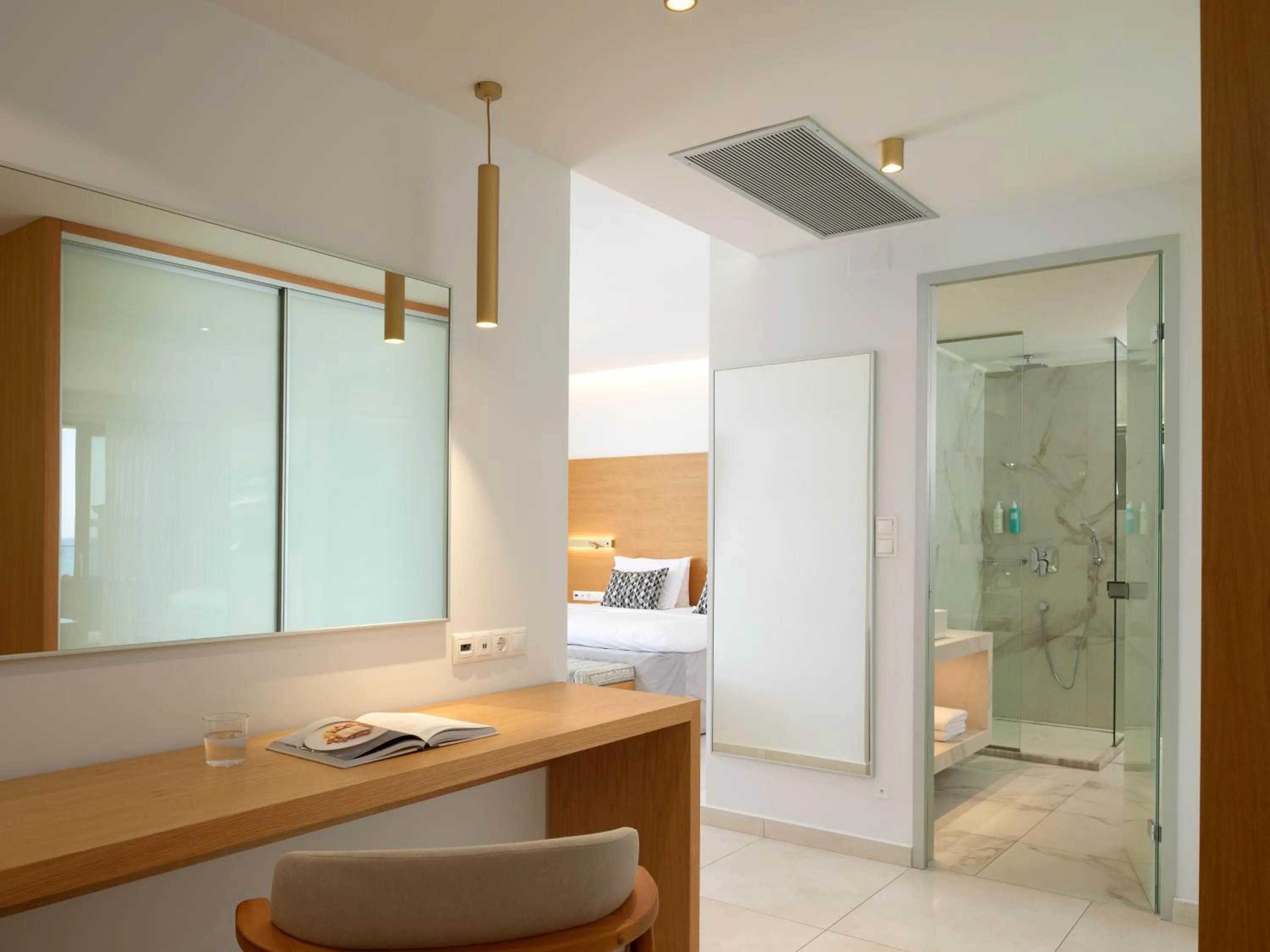 Bed in High Beach White - Adults Only