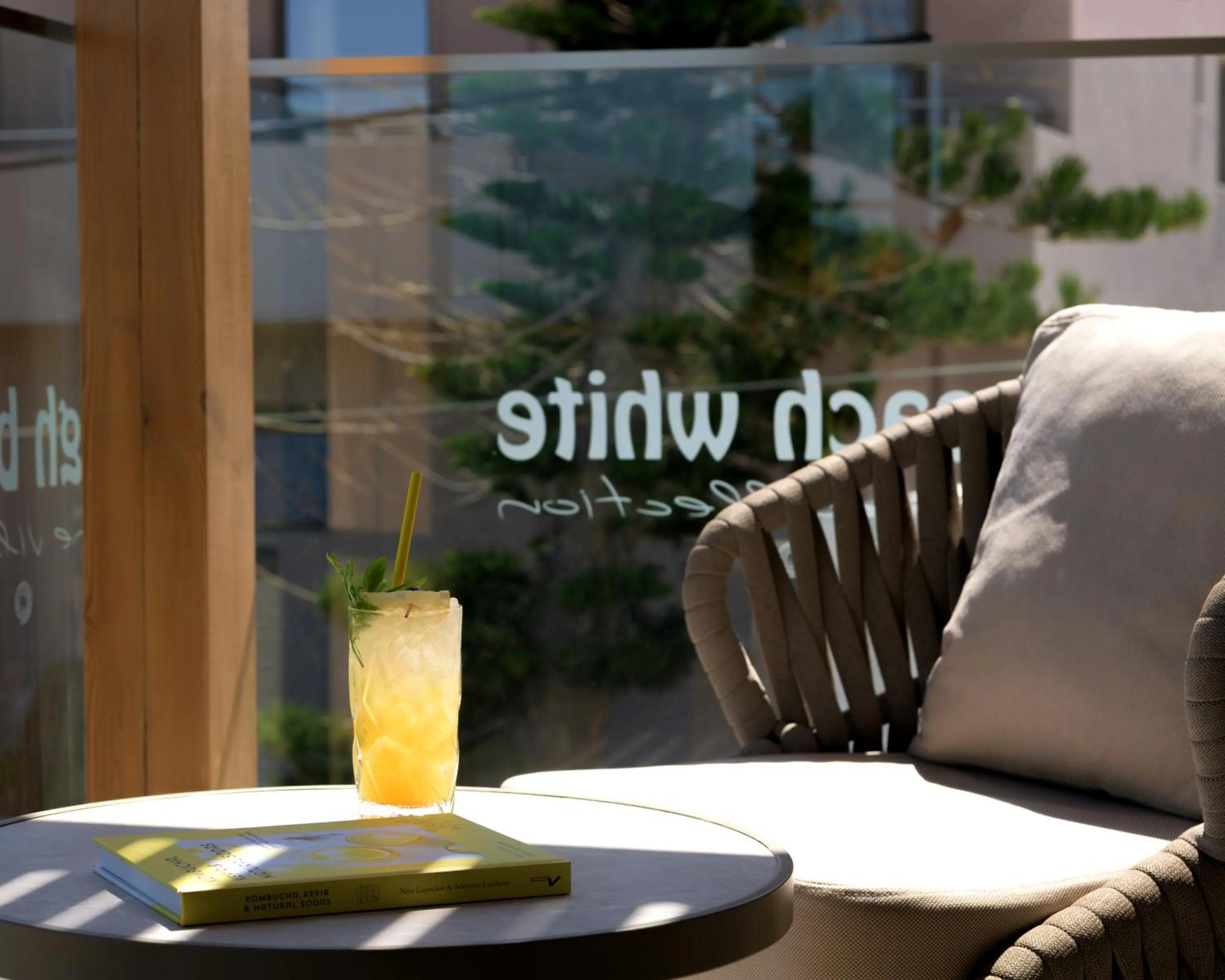 Seating area in High Beach White - Adults Only