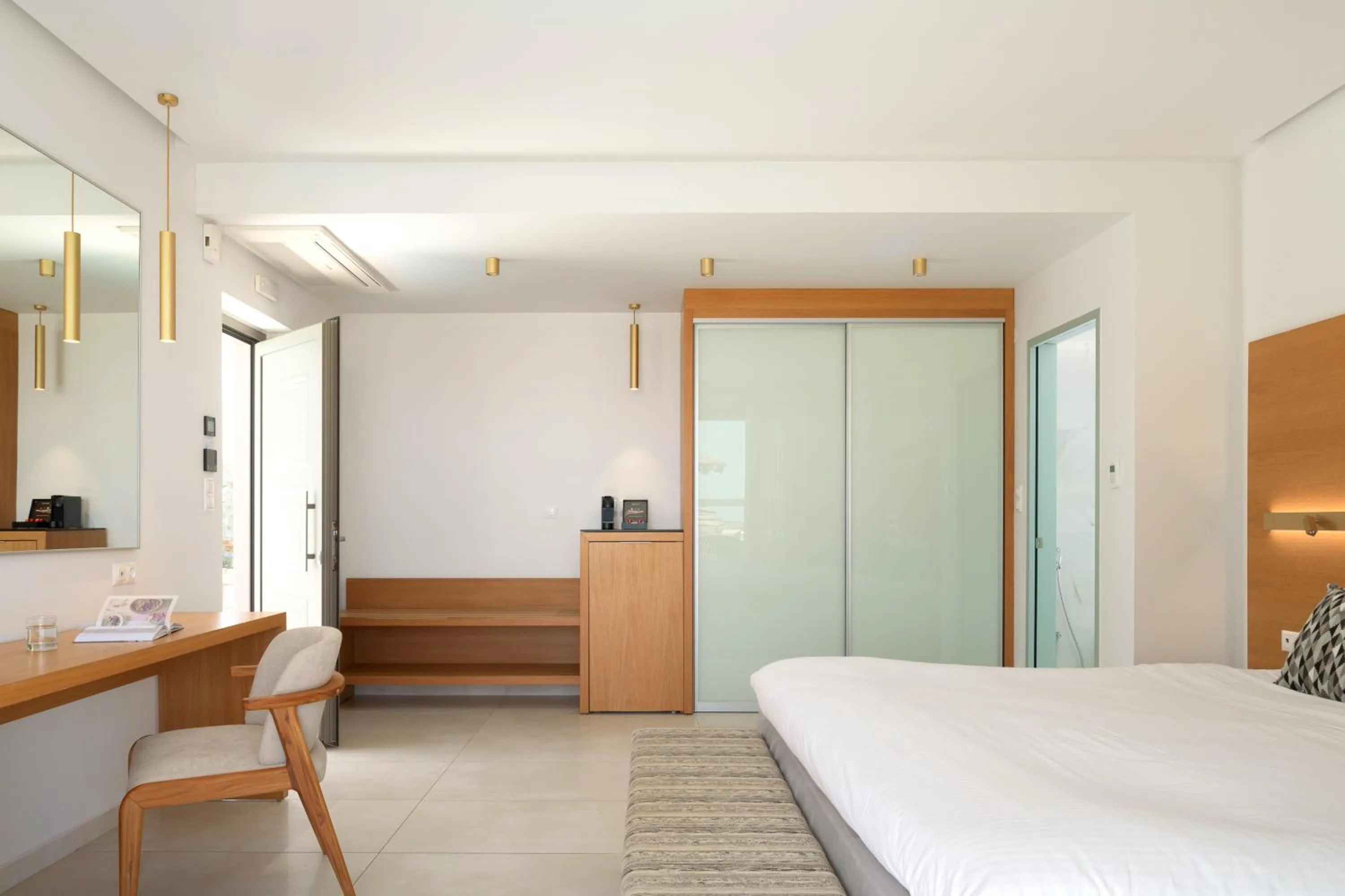 Bed in High Beach White - Adults Only