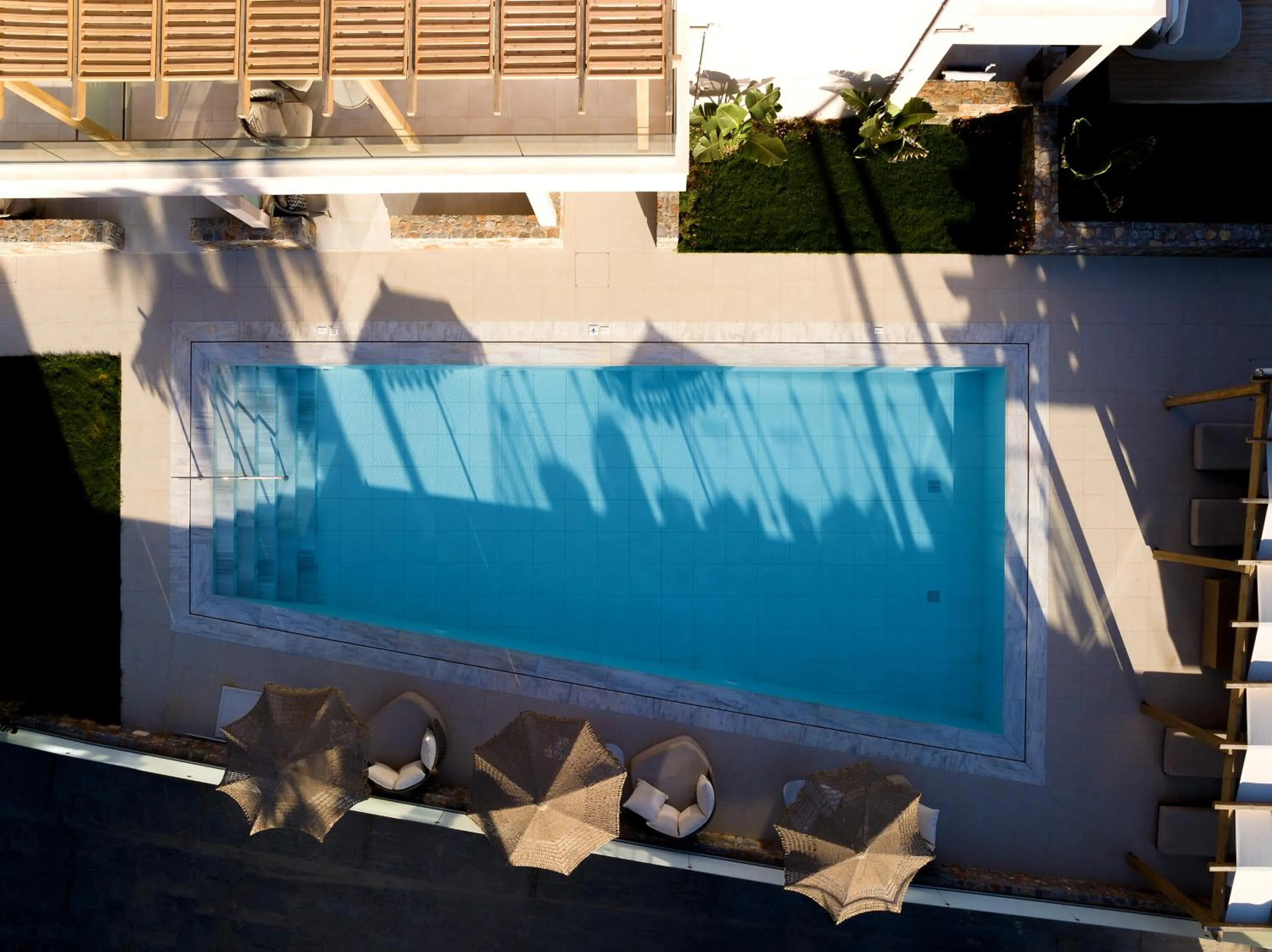 Swimming pool in High Beach White - Adults Only