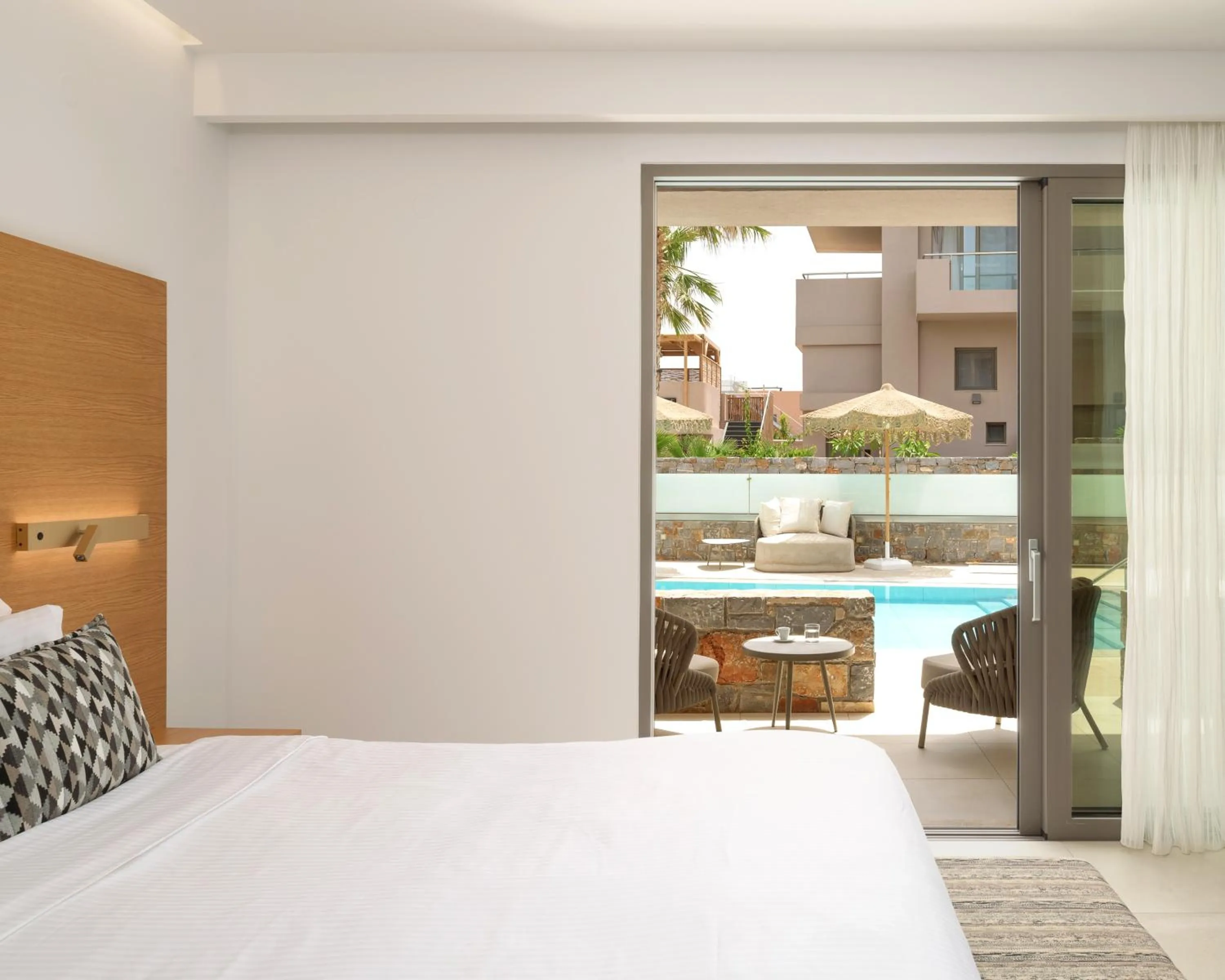 Photo of the whole room, Bed in High Beach White - Adults Only