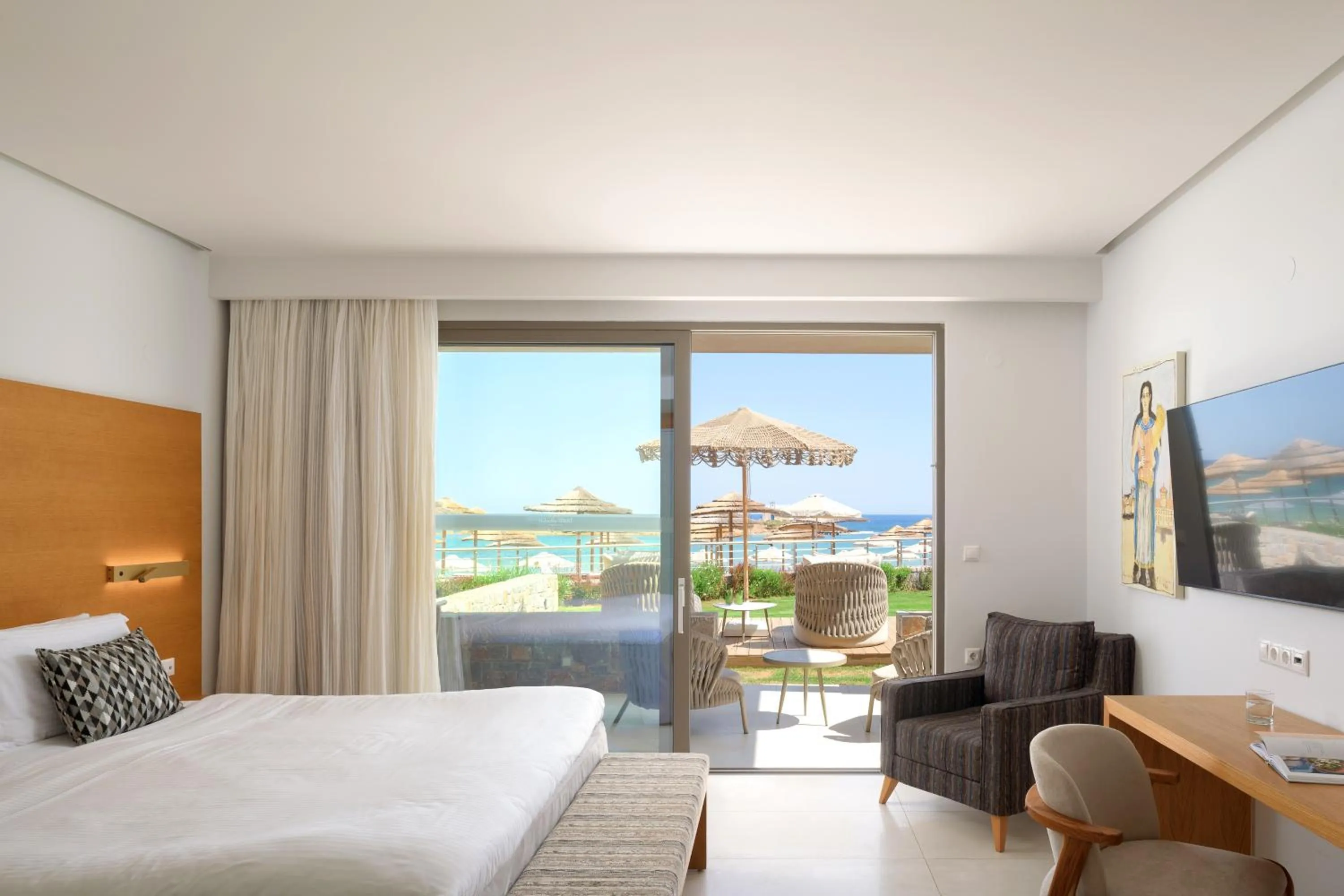 Bed in High Beach White - Adults Only