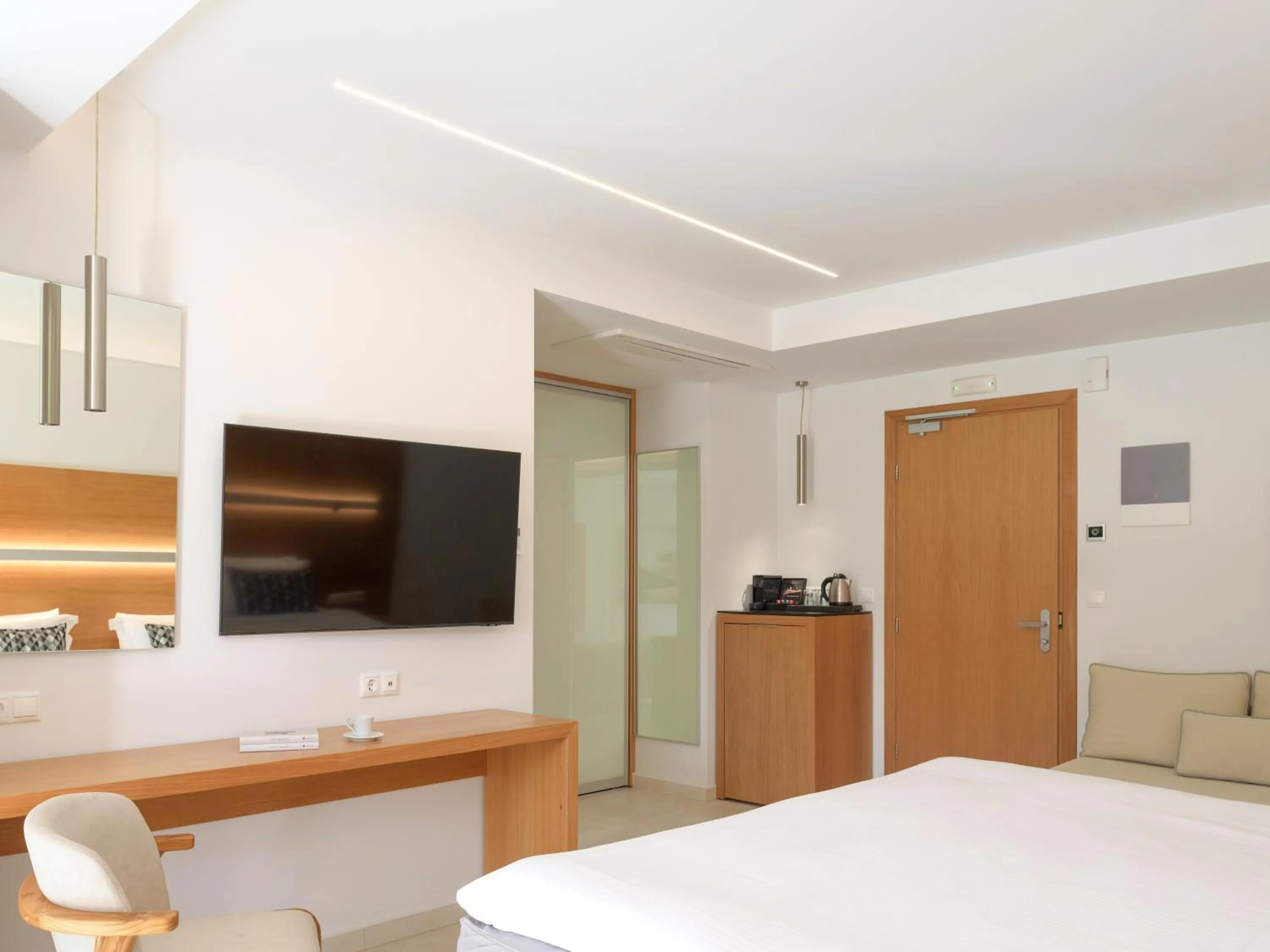 TV and multimedia, Bed in High Beach White - Adults Only