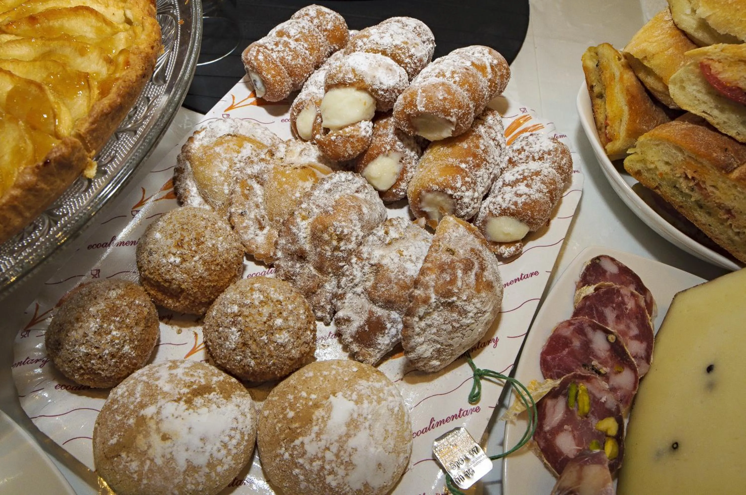 Communal lounge/ TV room in B&B Sbarco dei 1000