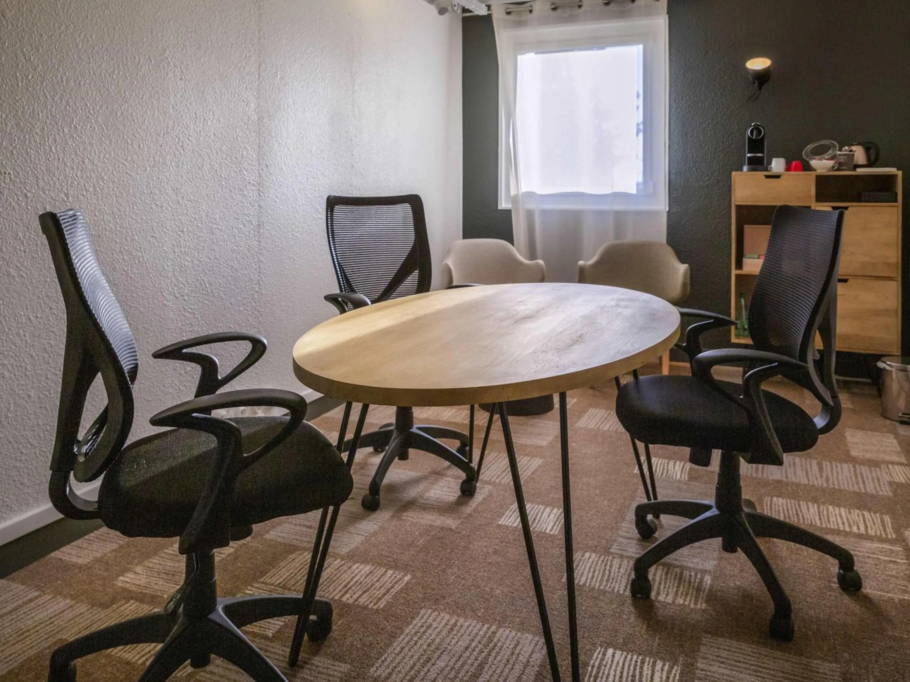 Meeting/conference room in ibis Poitiers Sud