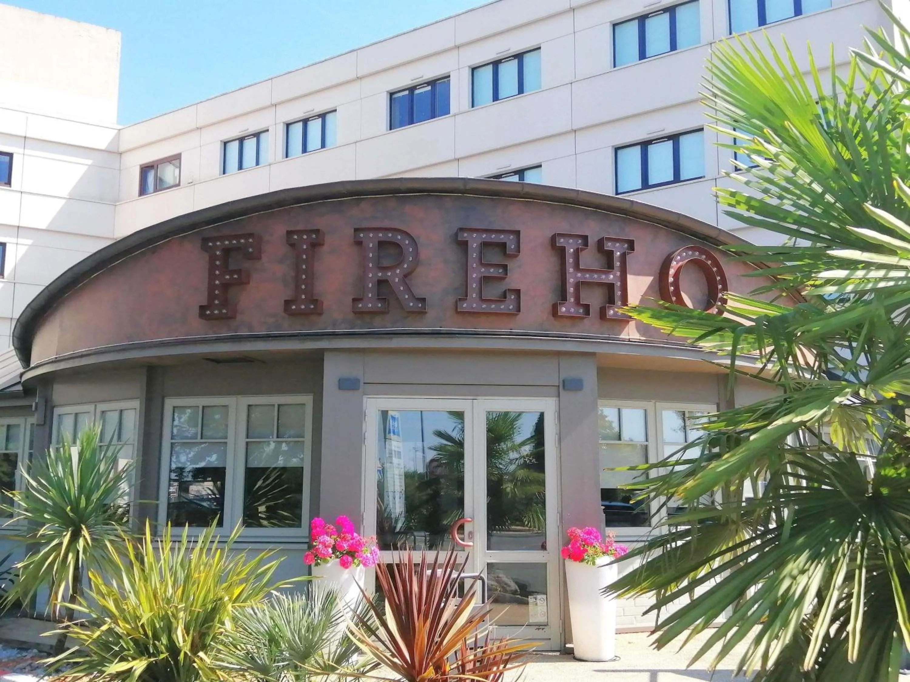 Restaurant/places to eat in ibis Poitiers Sud