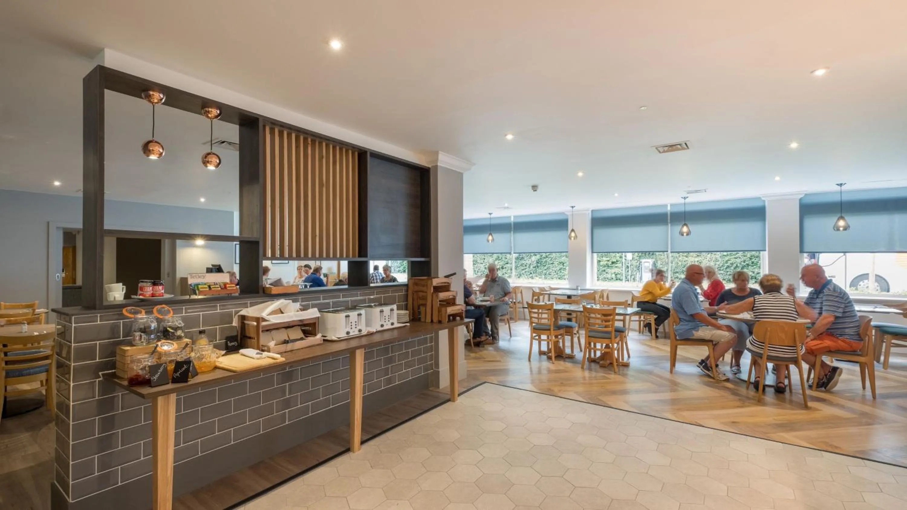 Restaurant/places to eat in Holiday Inn Swindon by IHG