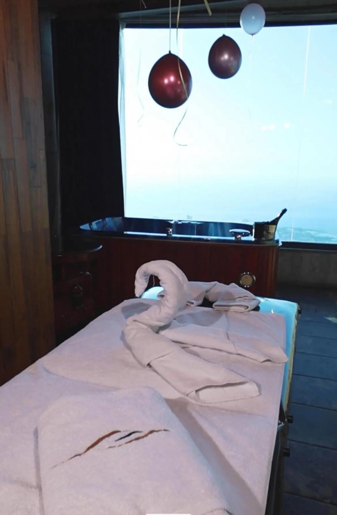 Massage, Bed in Bay Lodge Boutique Hotel