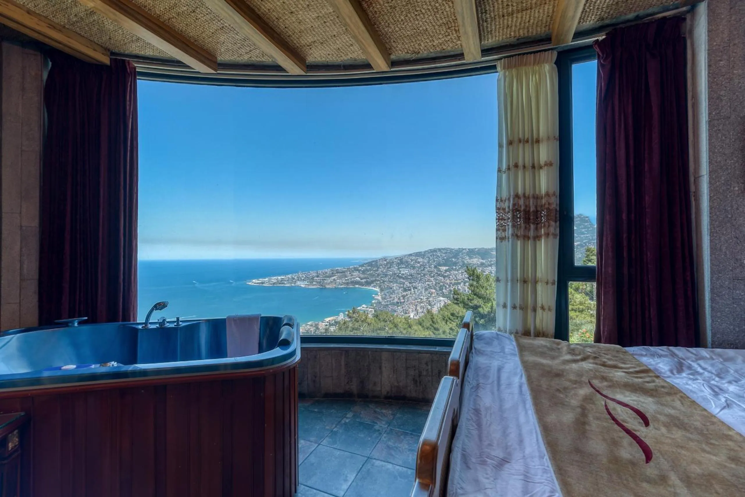 Bed in Bay Lodge Boutique Hotel