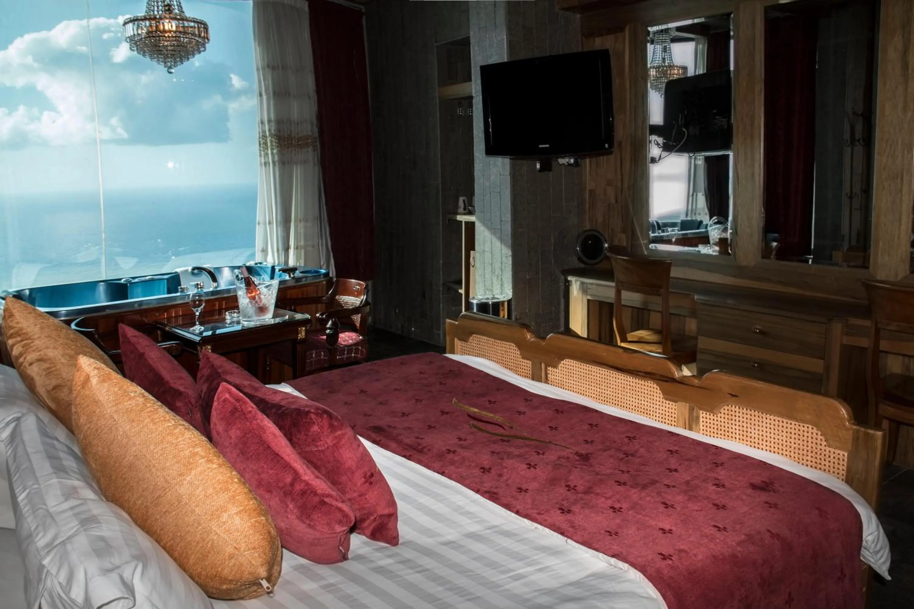 Bed in Bay Lodge Boutique Hotel