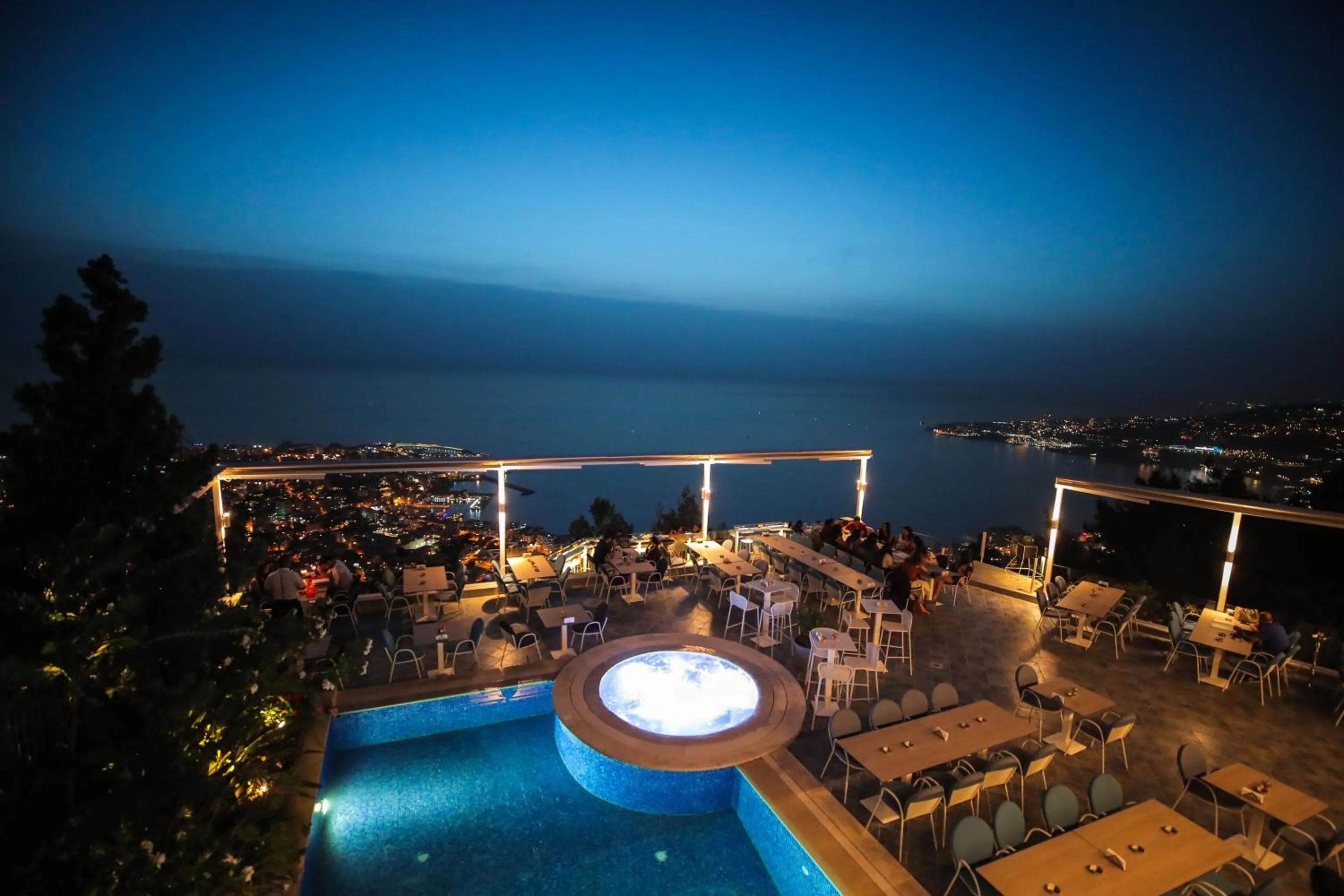 Restaurant/places to eat in Bay Lodge Boutique Hotel