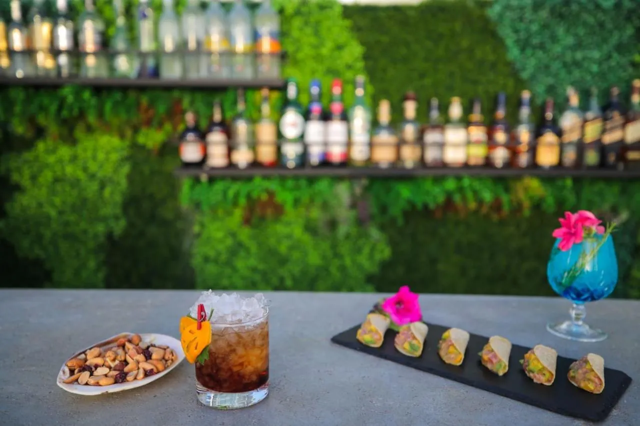 Restaurant/places to eat in Bay Lodge Boutique Hotel