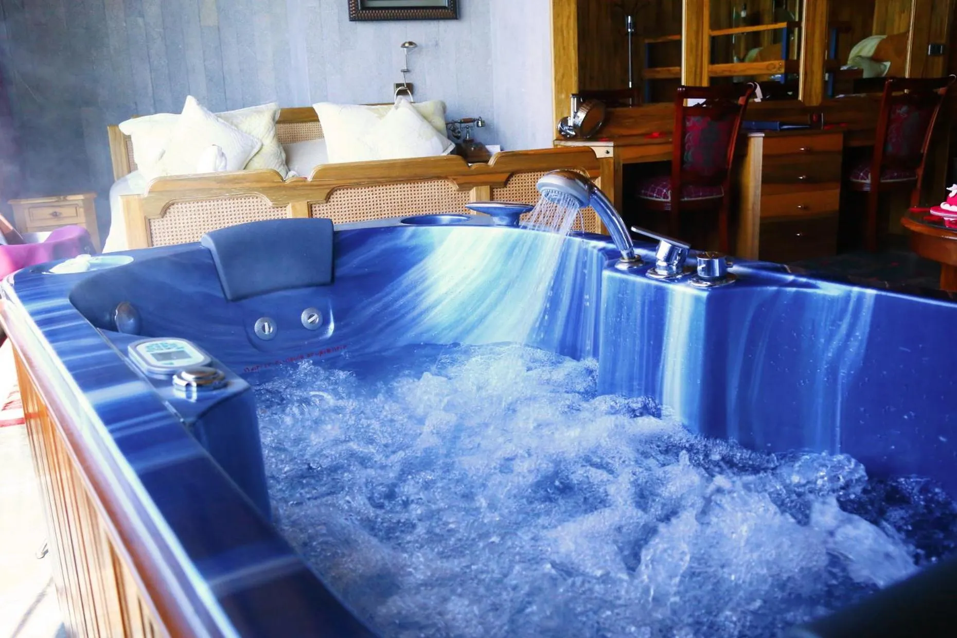 Hot Tub in Bay Lodge Boutique Hotel