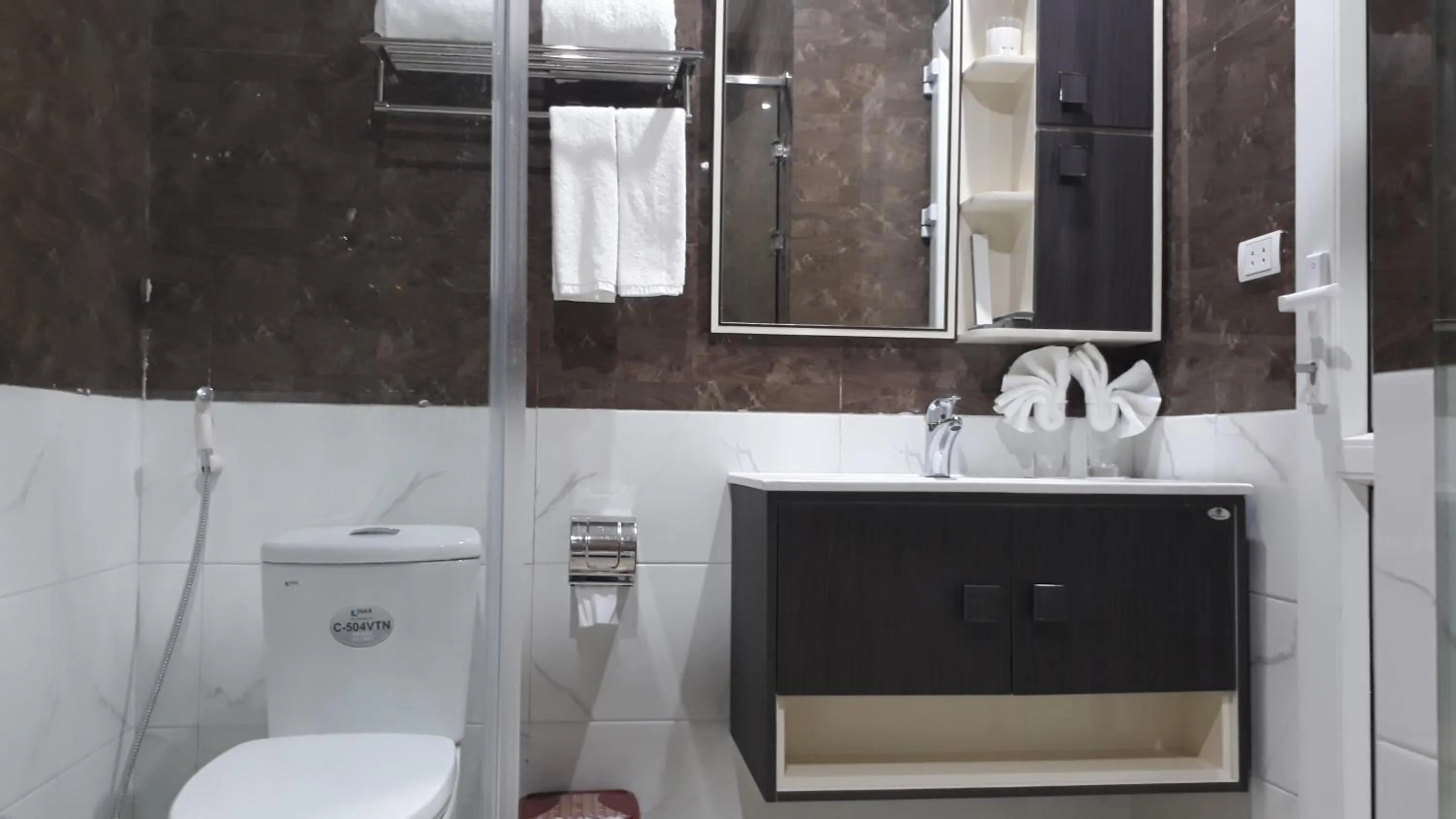 Bathroom in Hà Thịnh Phát Apartment