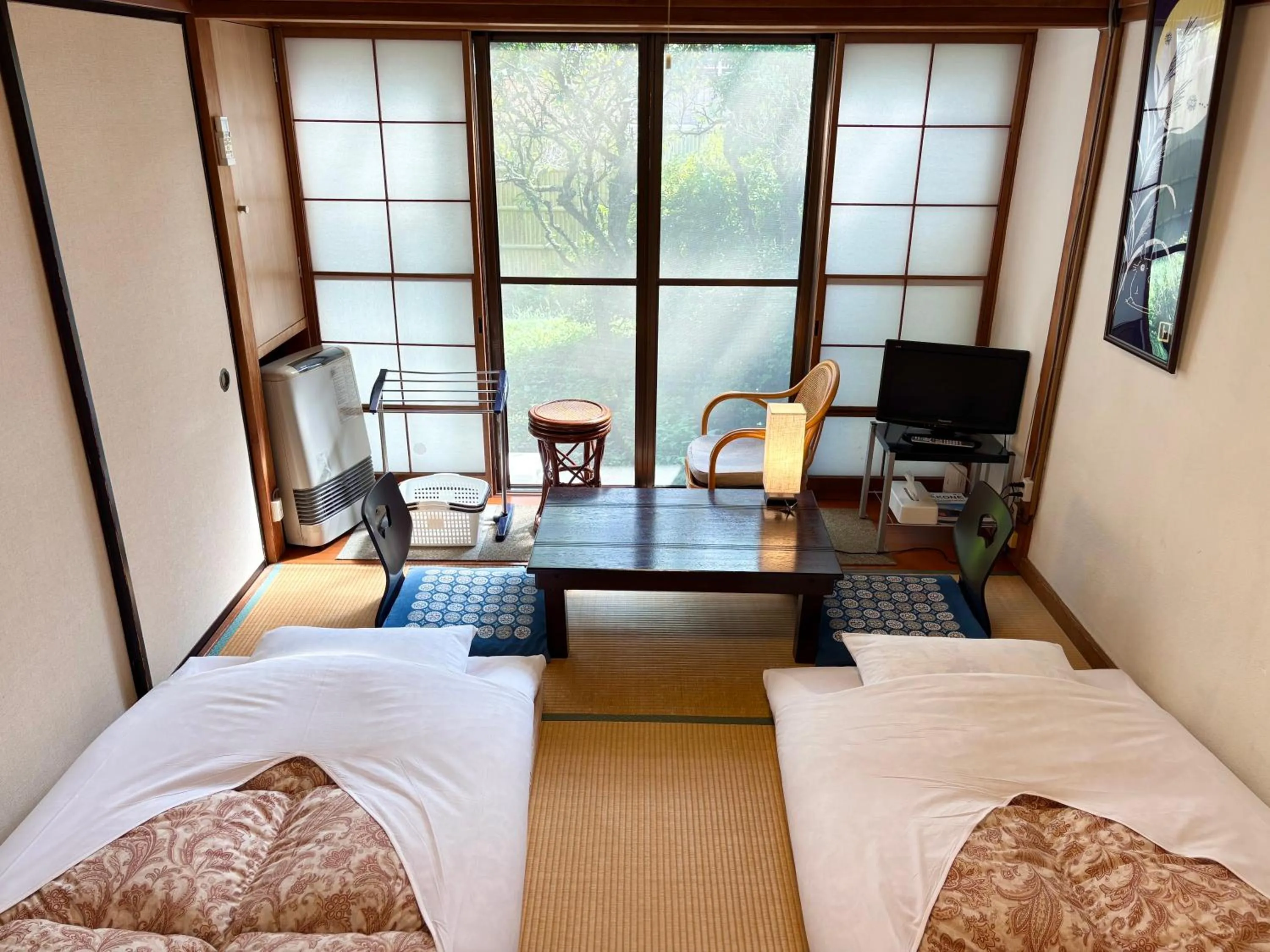 Photo of the whole room, Bed in Fuji-Hakone Guest House