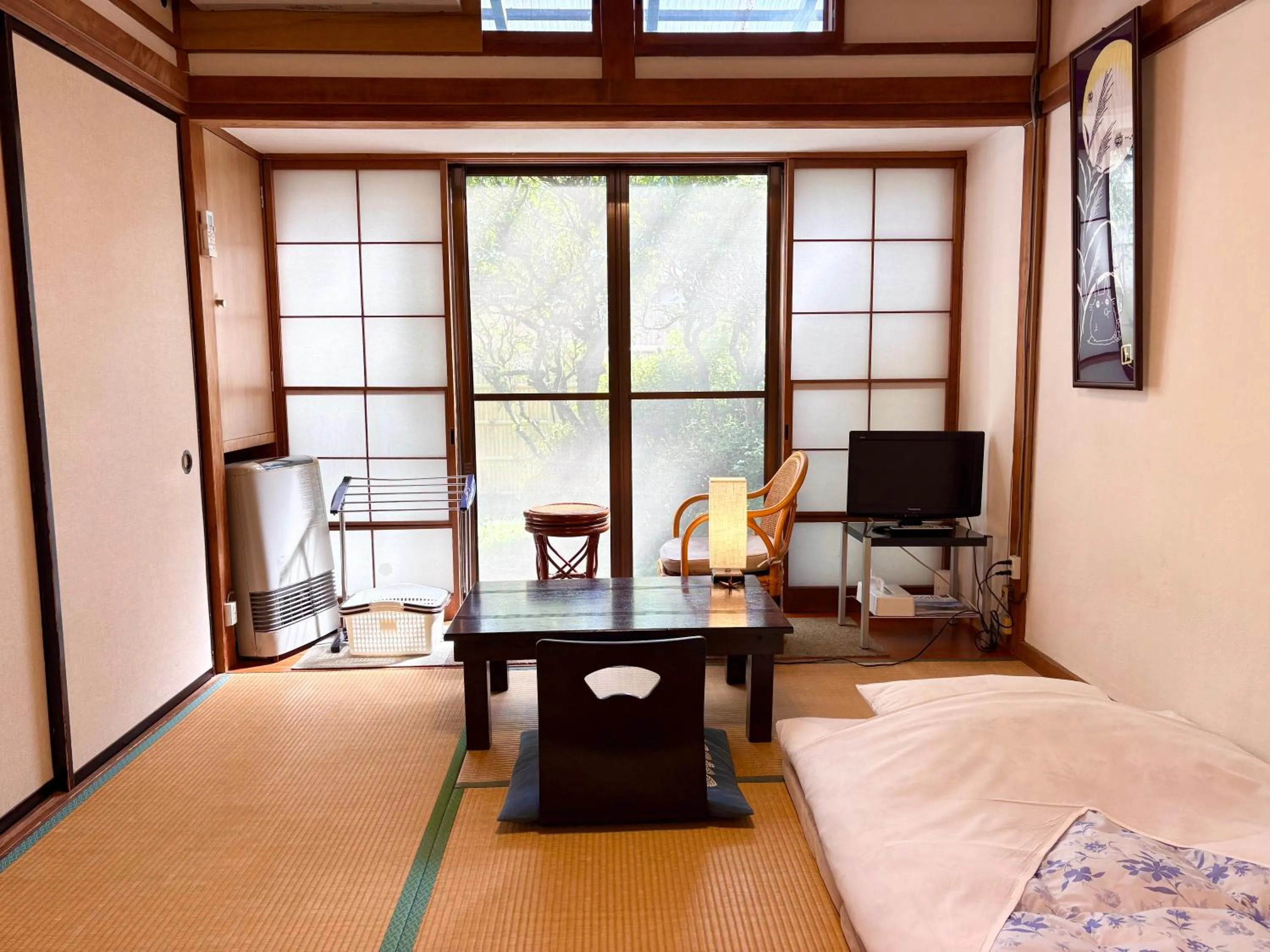 TV and multimedia, Bed in Fuji-Hakone Guest House