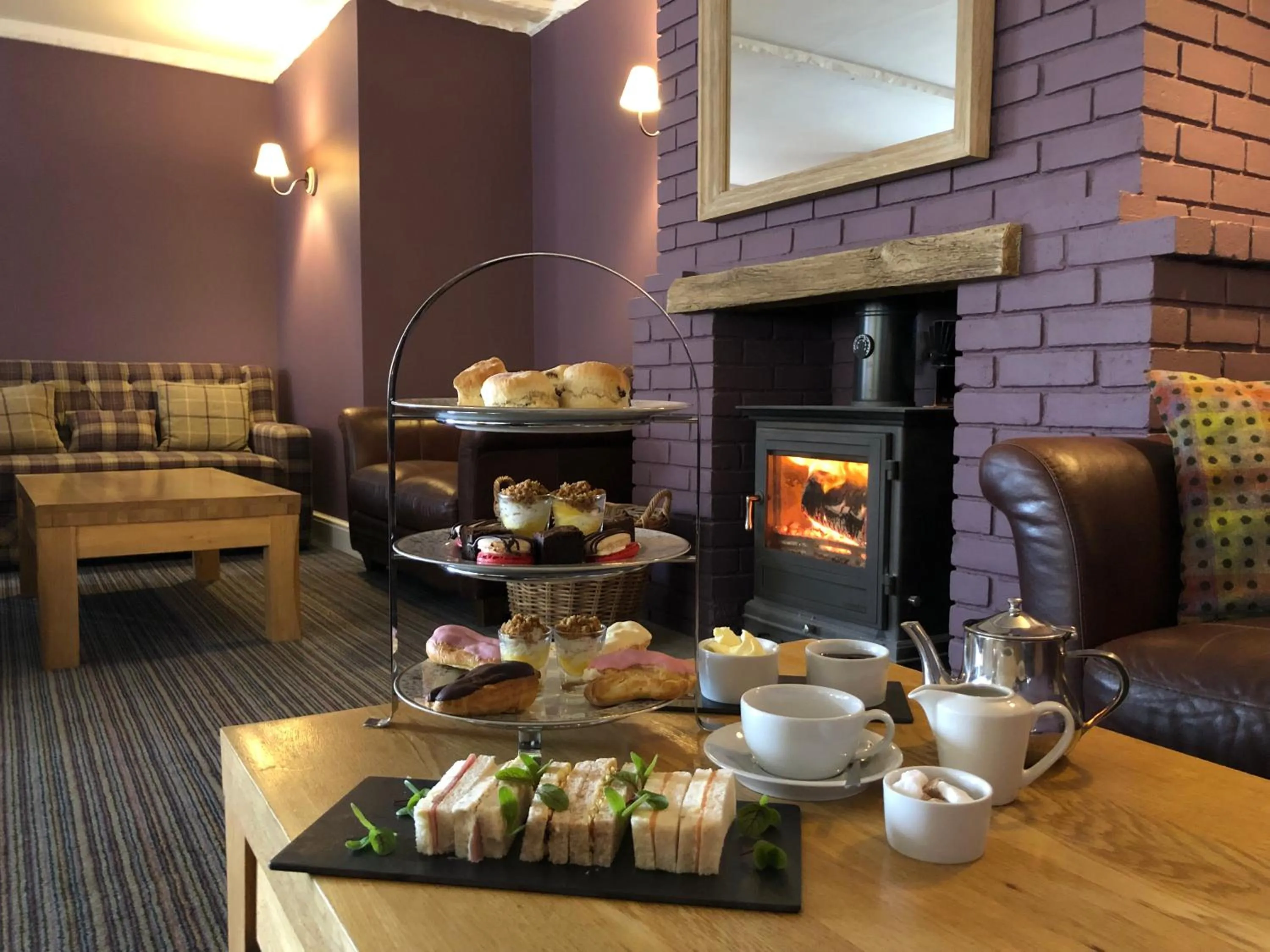 Lounge or bar in Caley Hall