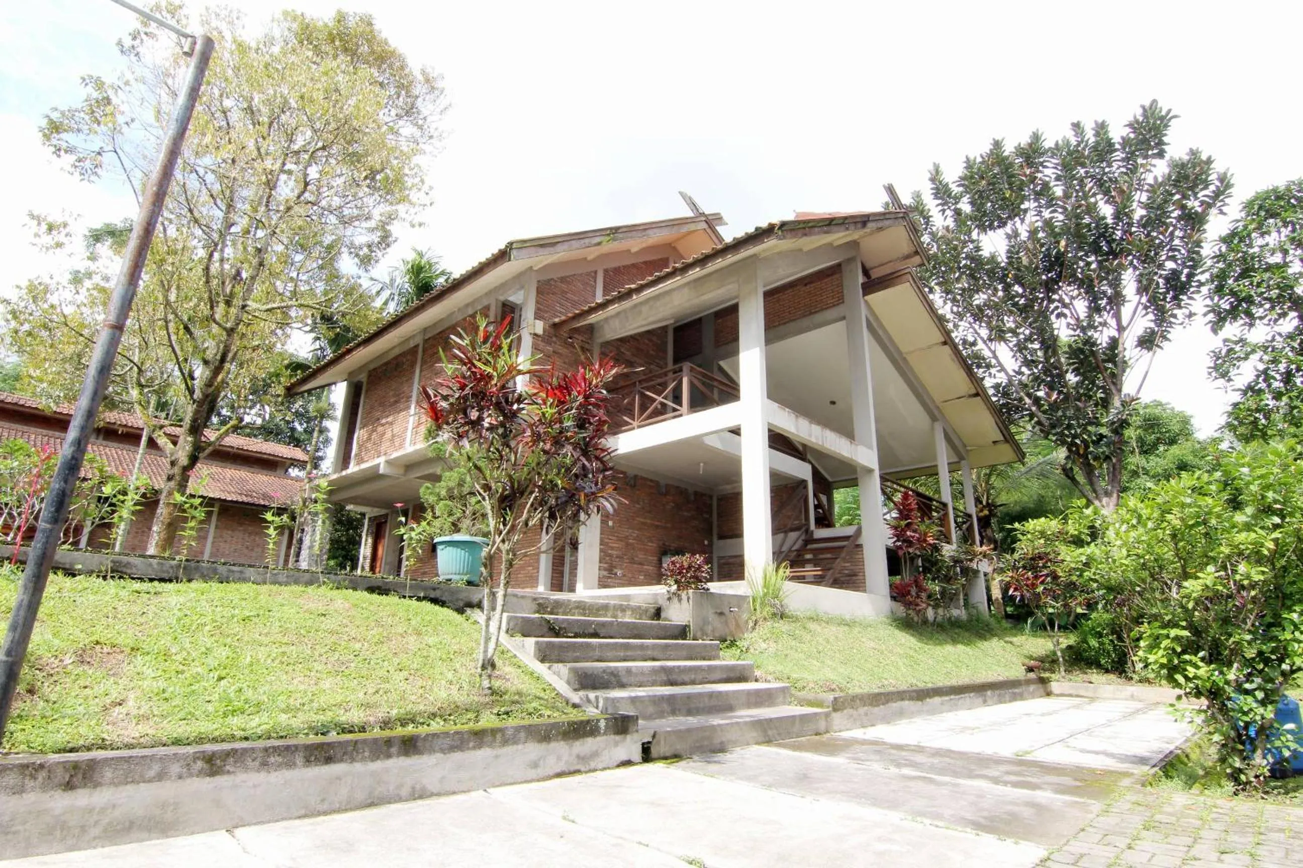 Property building in Disaster Oasis