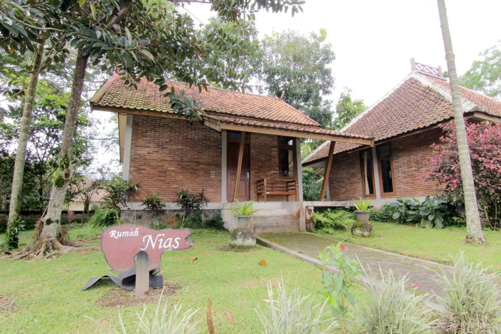 Property building in Disaster Oasis